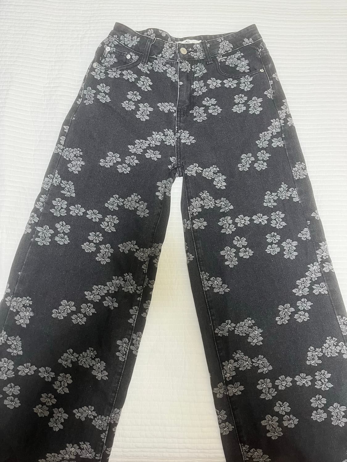 Mochy 플라워 자수 부츠컷 데님 상품이미지1