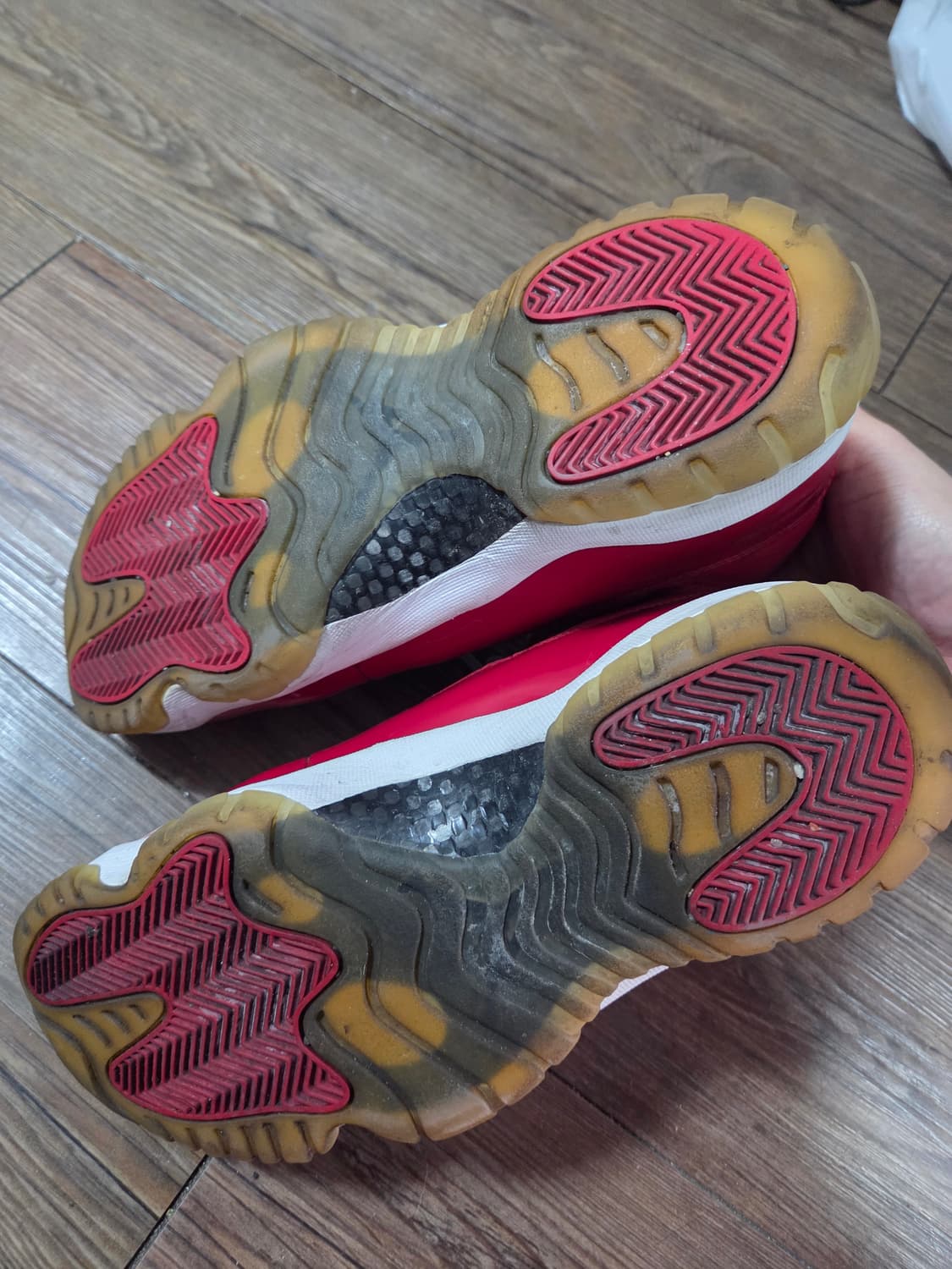 에어 조던 11 레트로 레드 농구화 270 상품이미지5