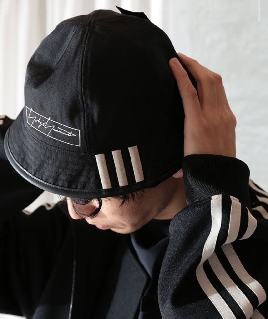 y-3 리버시블 레더 버킷햇 상품이미지1