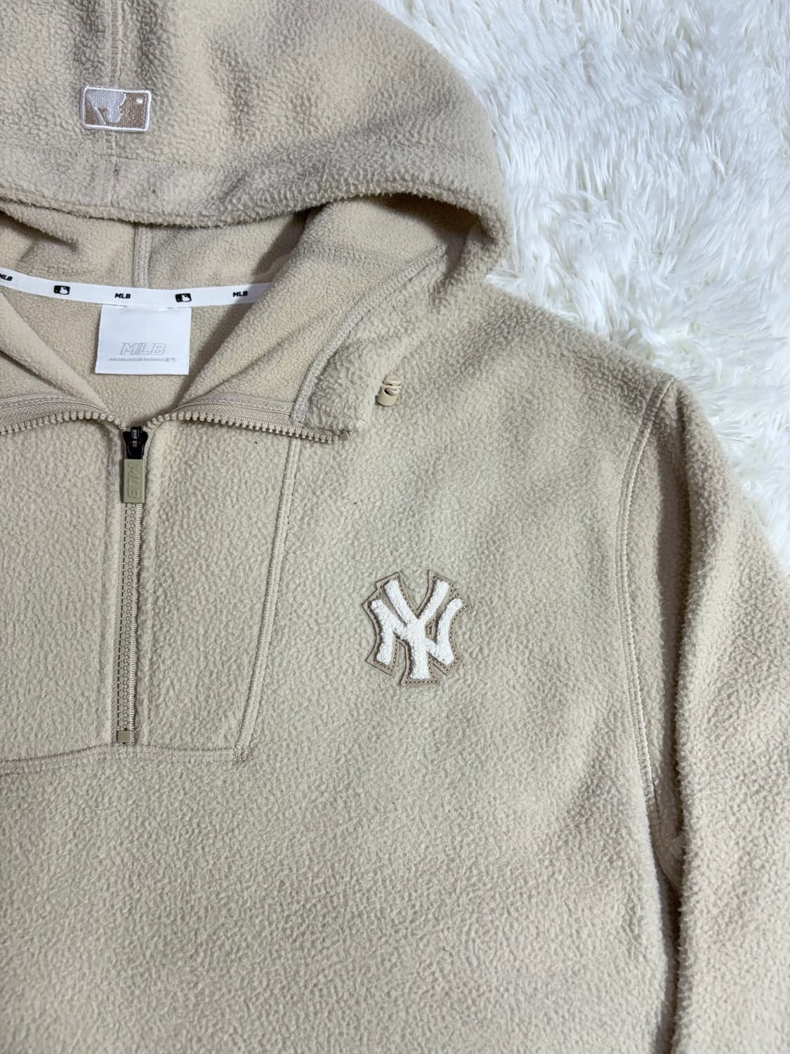 MLB 양키스 베이지 플리스 반집업 후드  상품이미지5