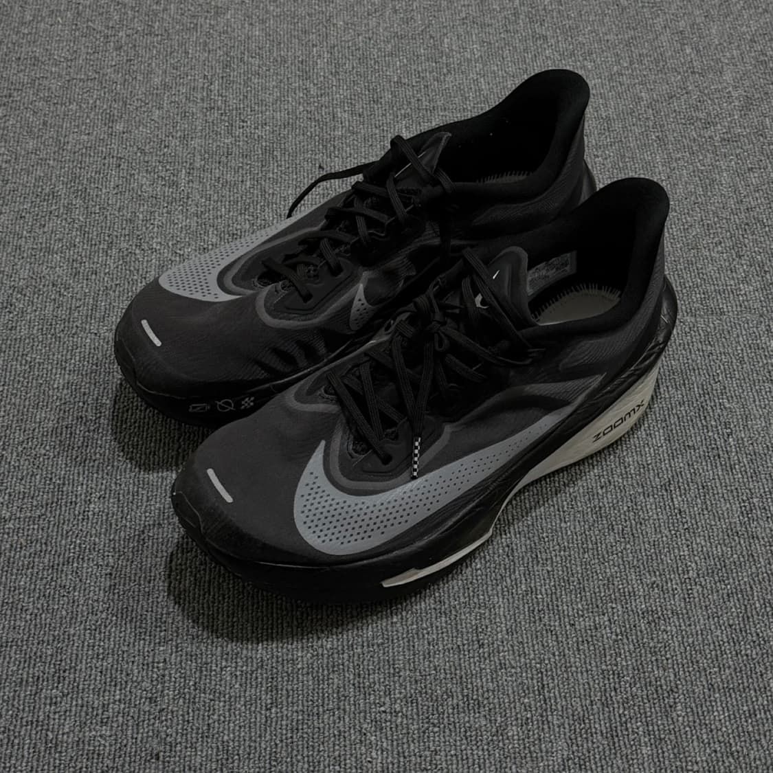거의 새상품) 나이키 줌 플라이 6 블랙 라이트 스모크 그레이 상품이미지1