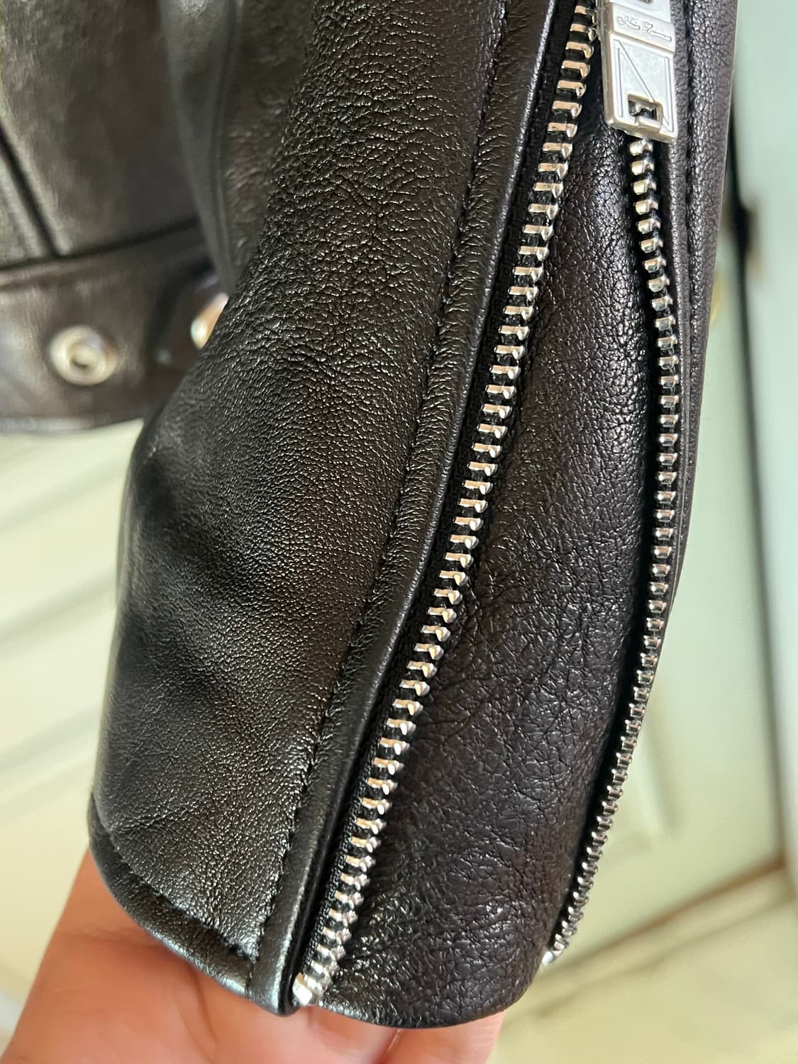 느와르 라르메스 가죽자켓 48사이즈 판매합니다 상품이미지4