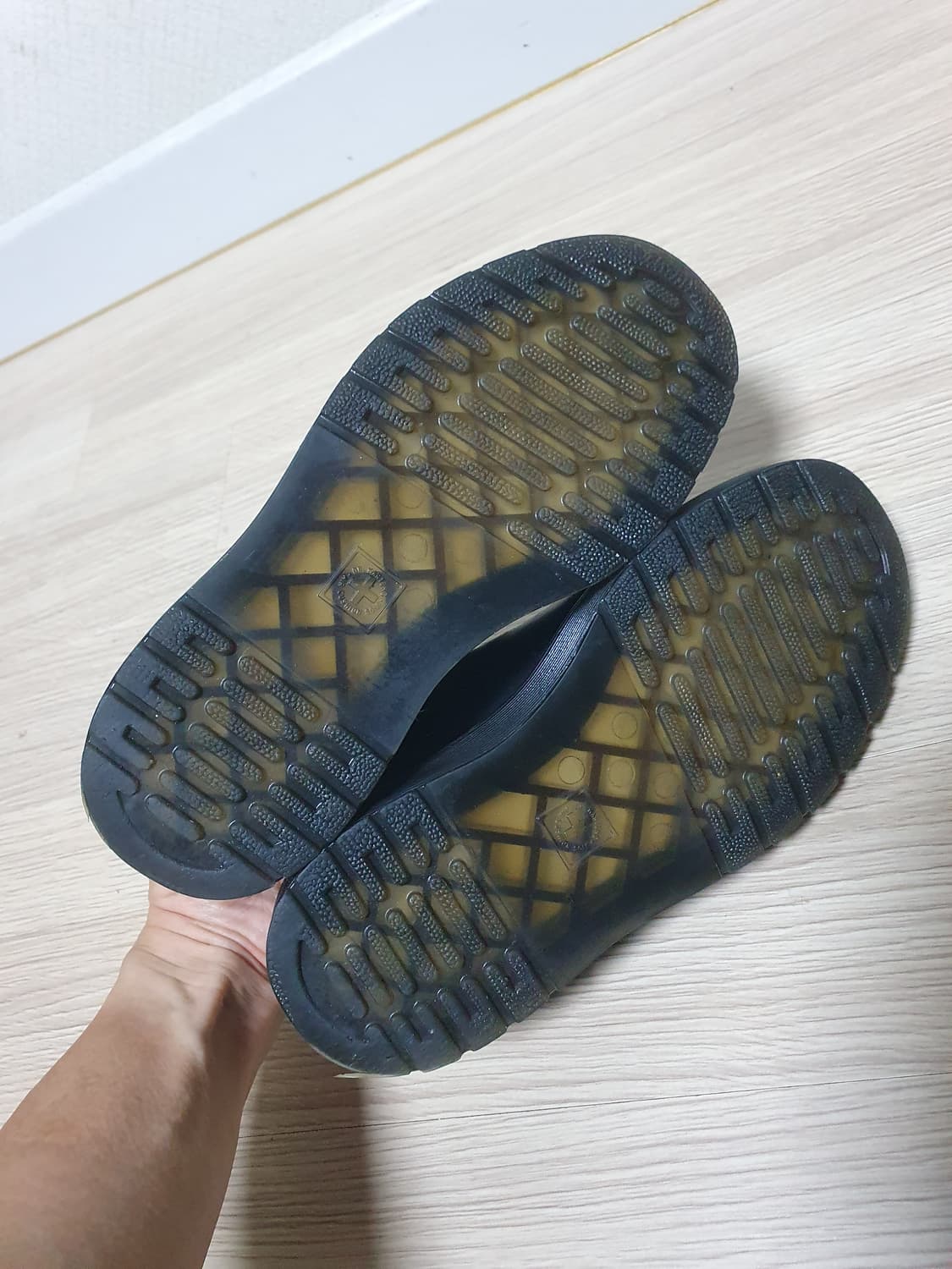 닥터마틴 칼슨 블랙 레더 뮬 슬리퍼 220~25 상품이미지7