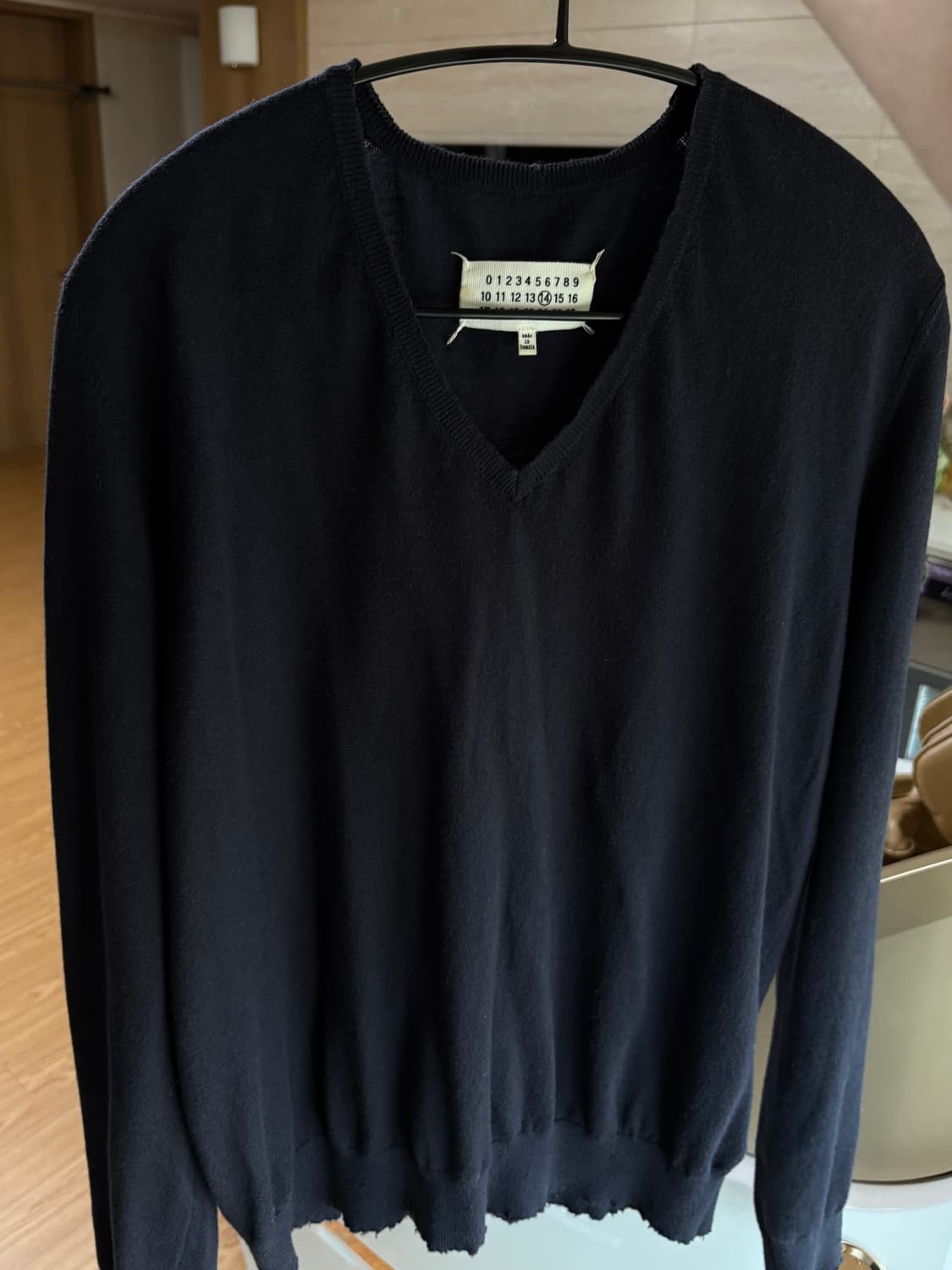 마르지엘라 데미지 브이넥 니트 상품이미지2