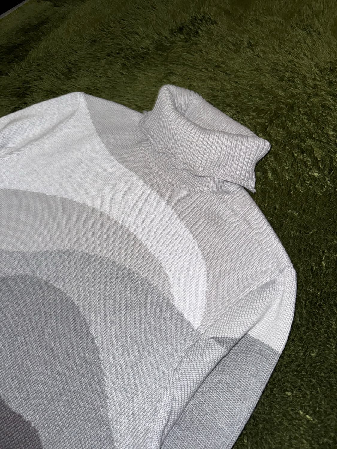 [XL] 하우스 오브 써니 웨이브 엠브로더리 로고 하이넥 니트 상품이미지2