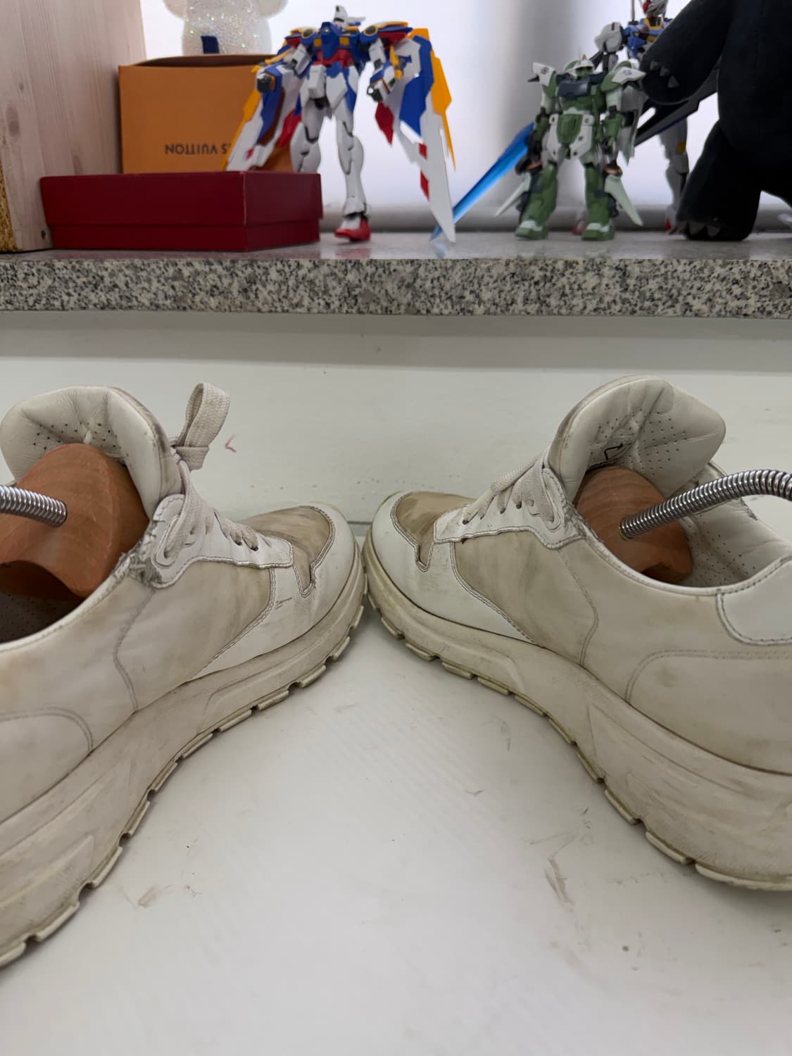 정품) 프라다 남성 리나일론 삼각로고 브러시드 레더 스니커즈 8  상품이미지7