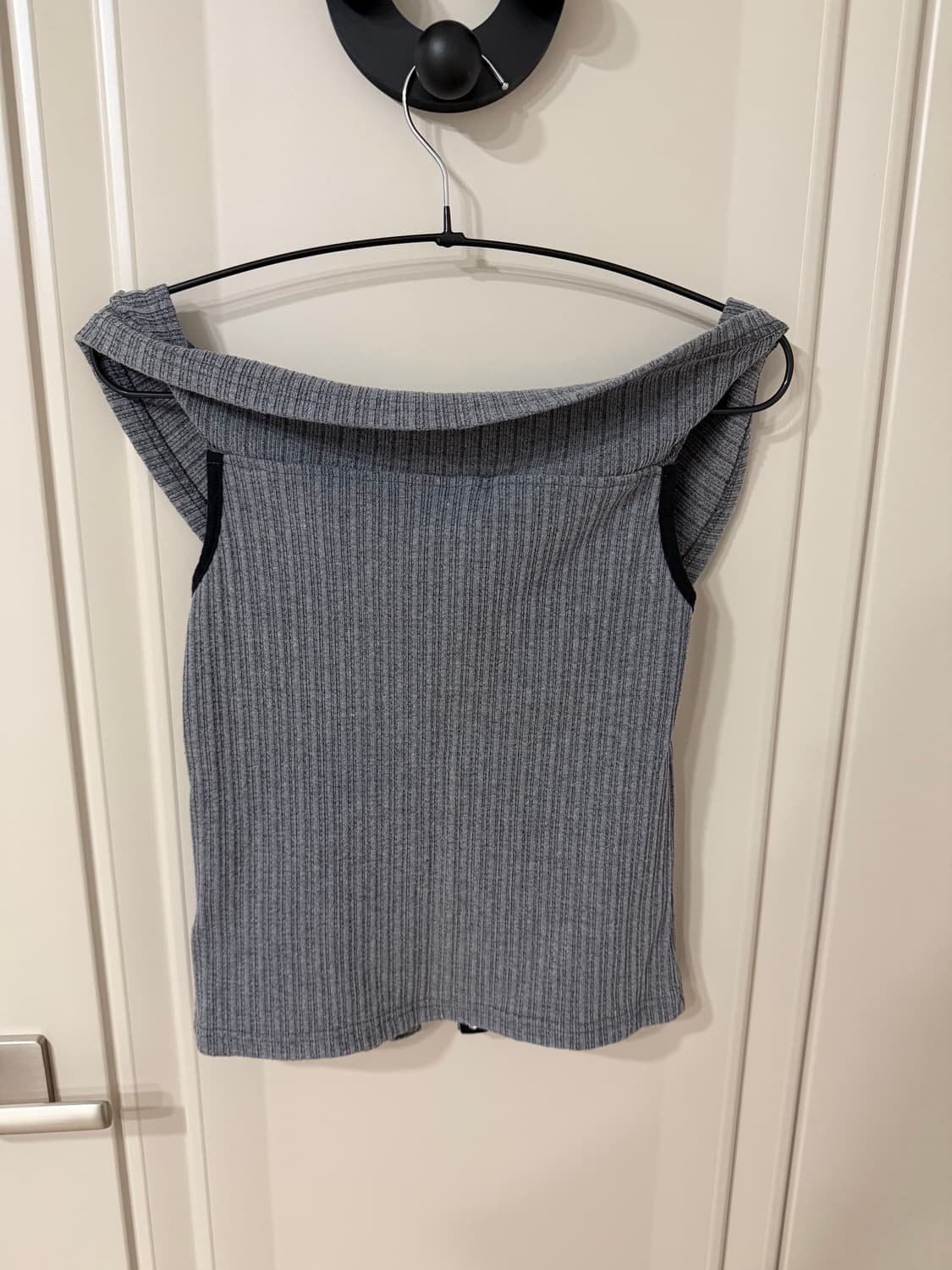 Yuse 유즈 스트링 오프숄더 탑 차콜 상품이미지4