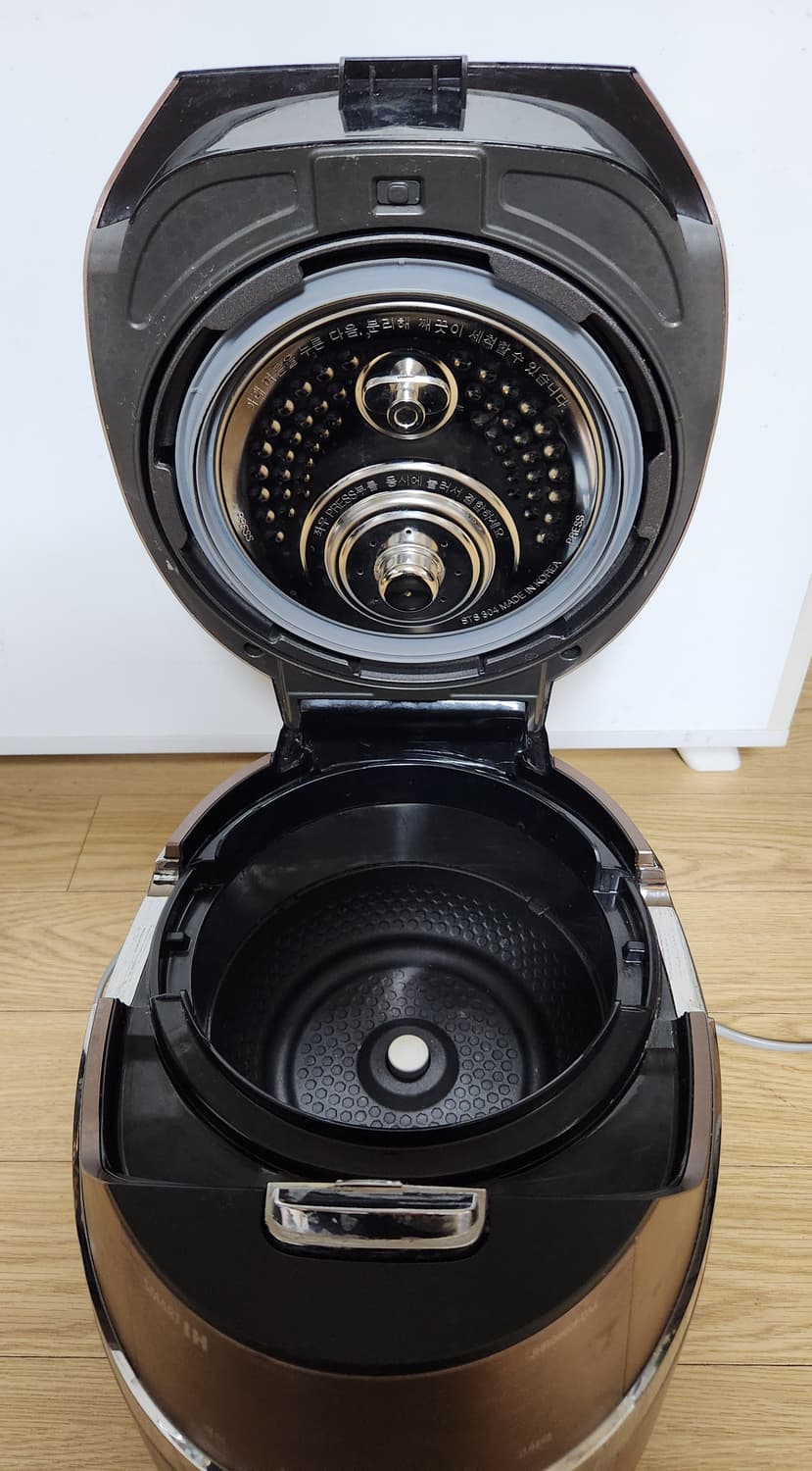 쿠쿠 6인용 IH 전기압력밥솥 JHR0660FBM (에코커브드내솥) 상품이미지6