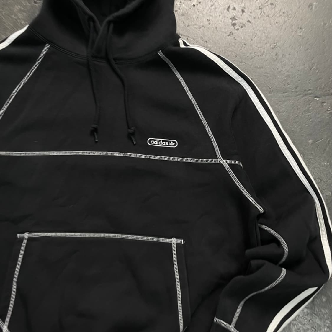 105 아디다스 컨트라스트 스티치 후드티 상품이미지2