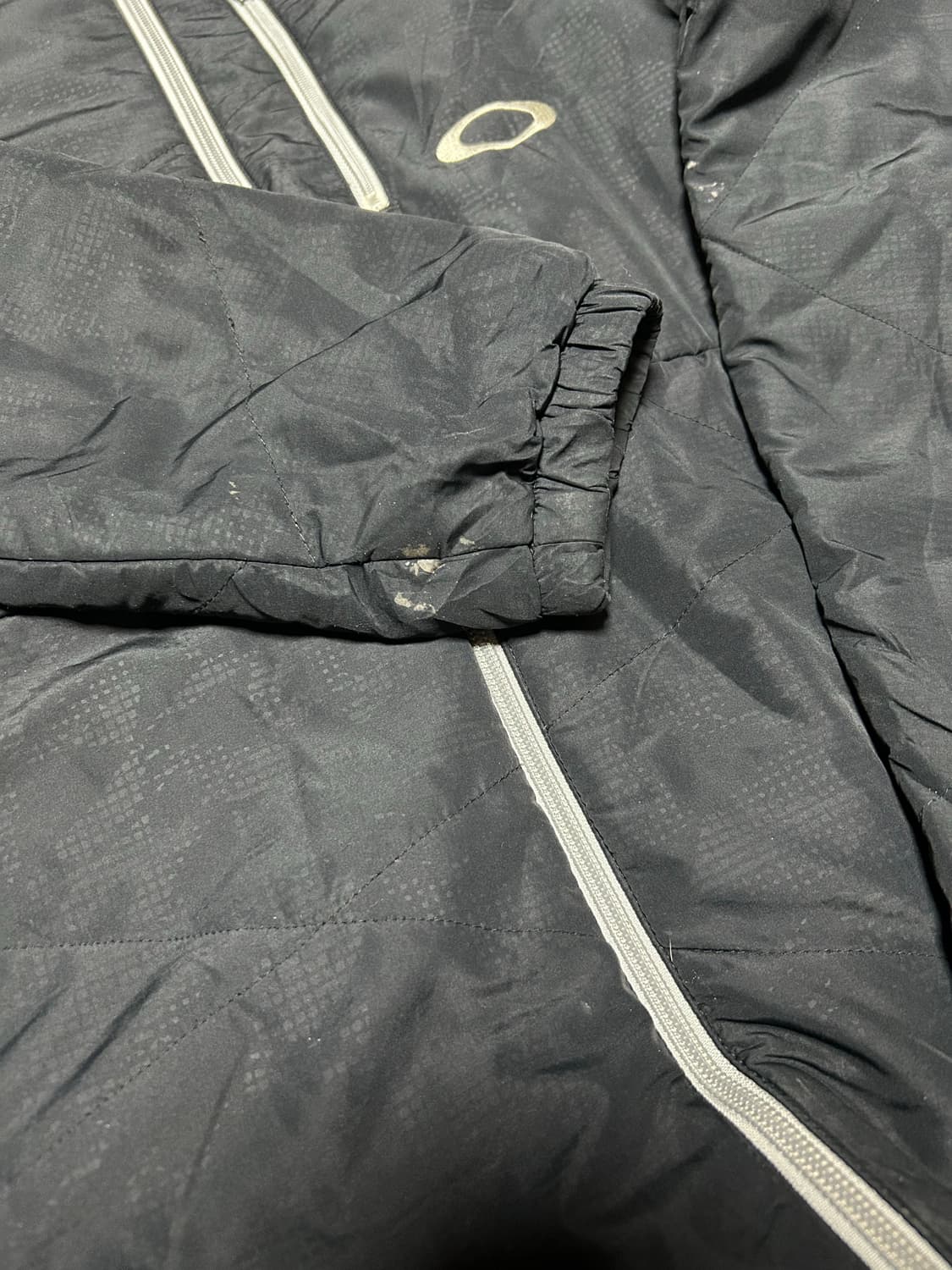 *아카이브* 2000s 오클리 챠콜 그레이 경량패딩 상품이미지3