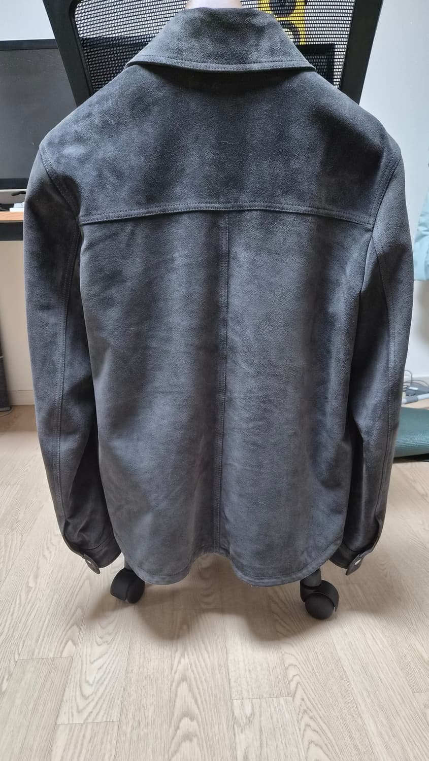 디올 아이콘 카프스킨 그레이 스웨이드 가죽 자켓 상품이미지4