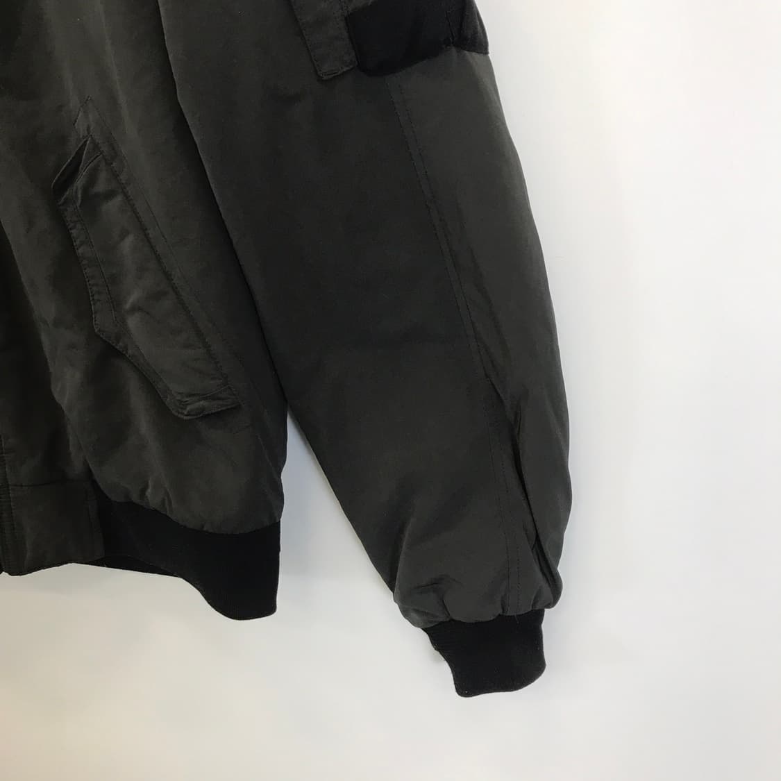 버커루 신형 후드레이어드 항공점퍼 [M사이즈] 상품이미지3