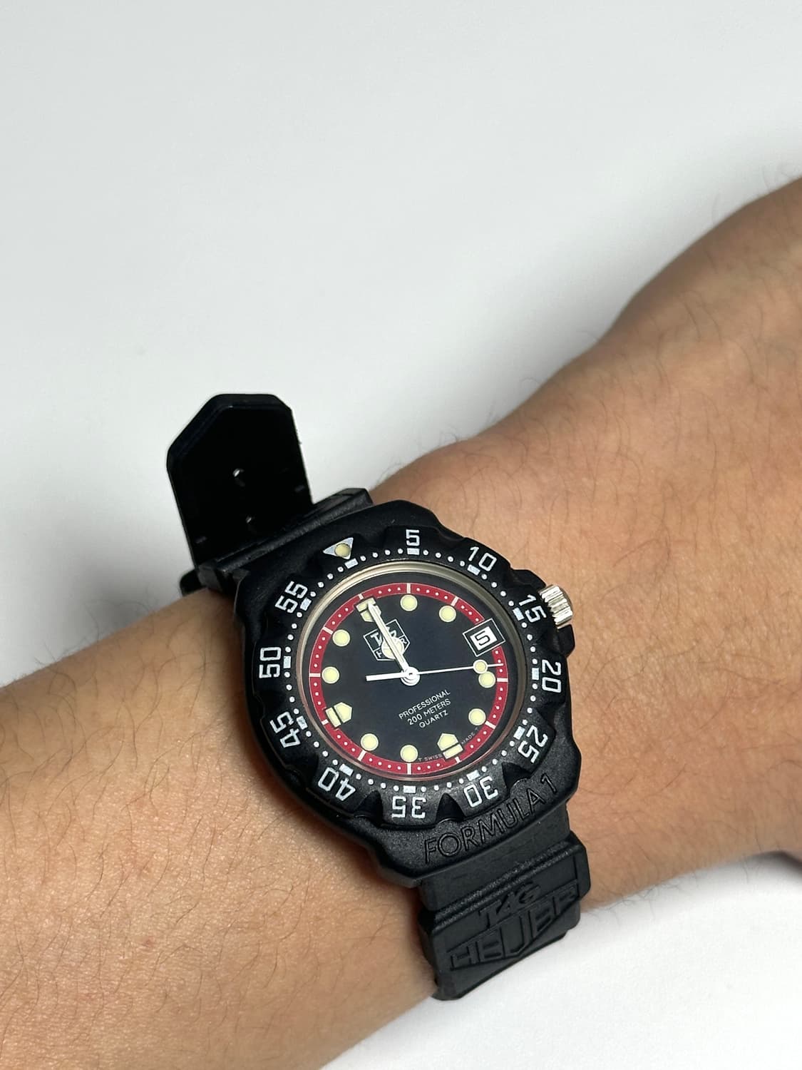 태그호이어 포뮬러1 kith 콜라보 원판 상품이미지8