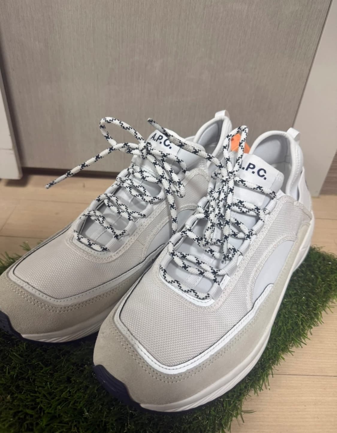 아페쎄 런어 라운드 스니커즈 280 상품이미지1