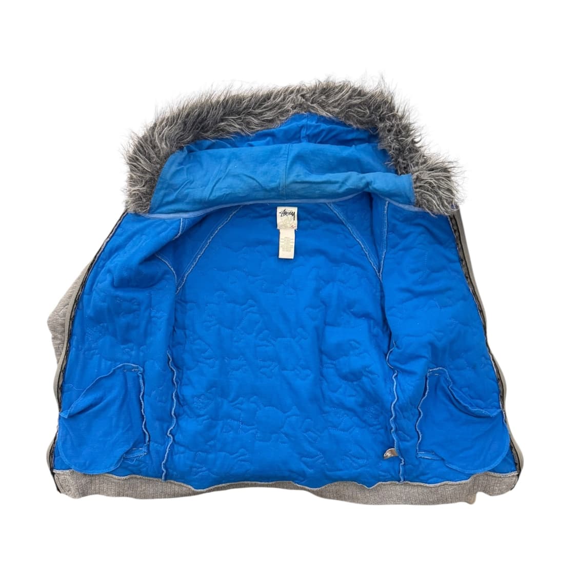 스투시 걸즈 스컬 패디드 퍼 자켓 그레이 상품이미지3