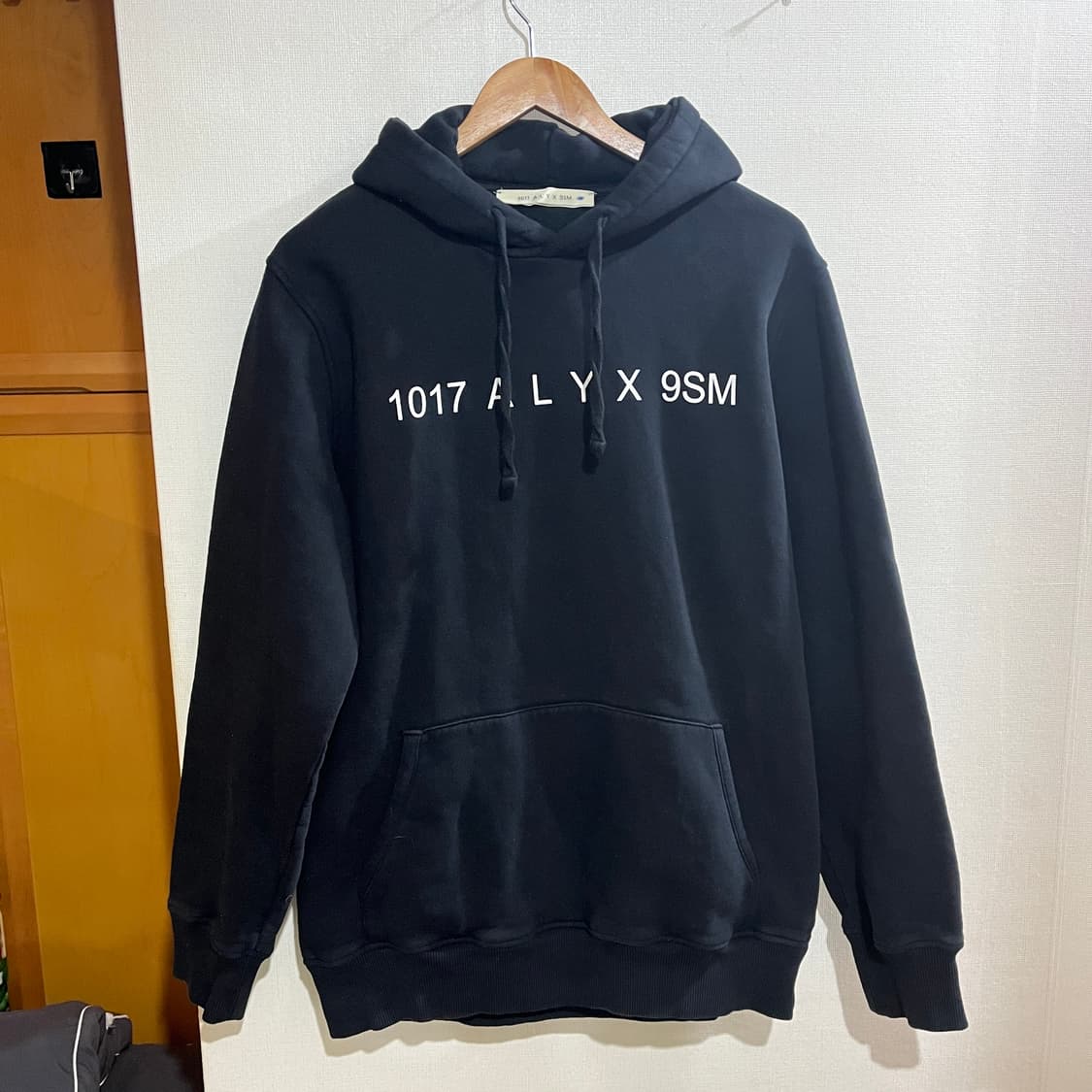 (XL) 1017 ALYX 9SM 로고 프린트 드로스트링 후드티 상품이미지1