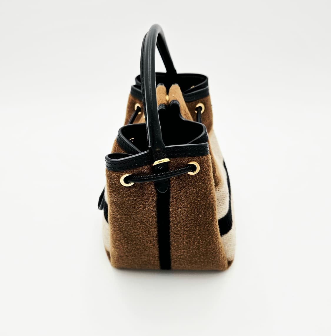 버버리 TB 로고 미니 캔버스 버킷백 상품이미지3