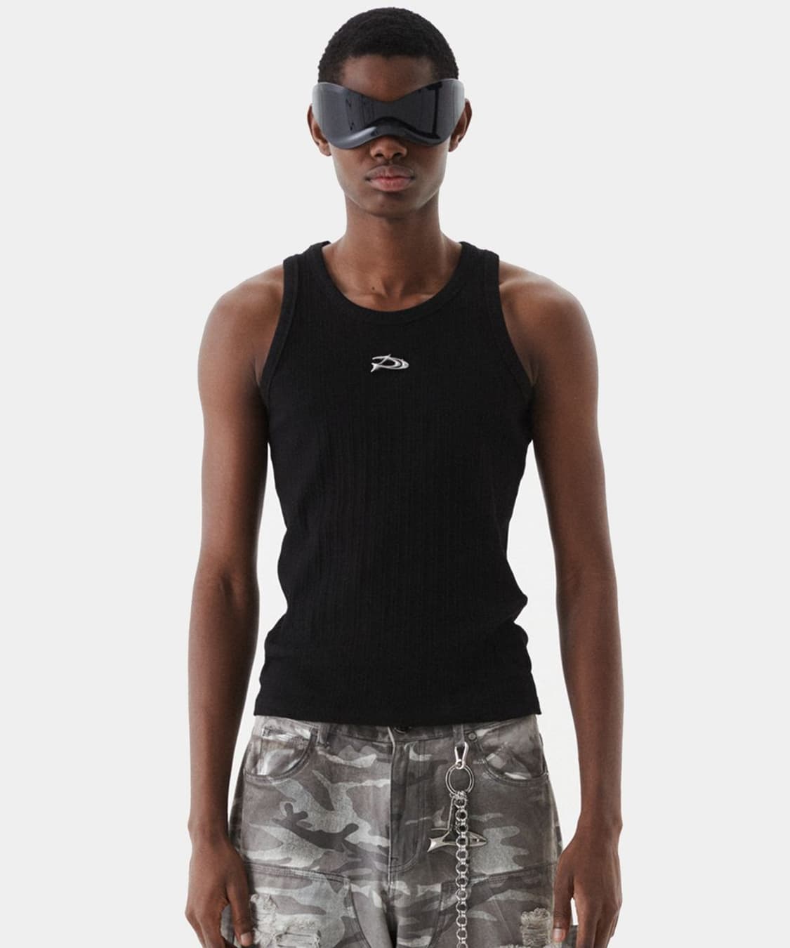 엄성현 착용 DNSR 메탈 로고 슬리브리스 블랙 S 상품이미지2