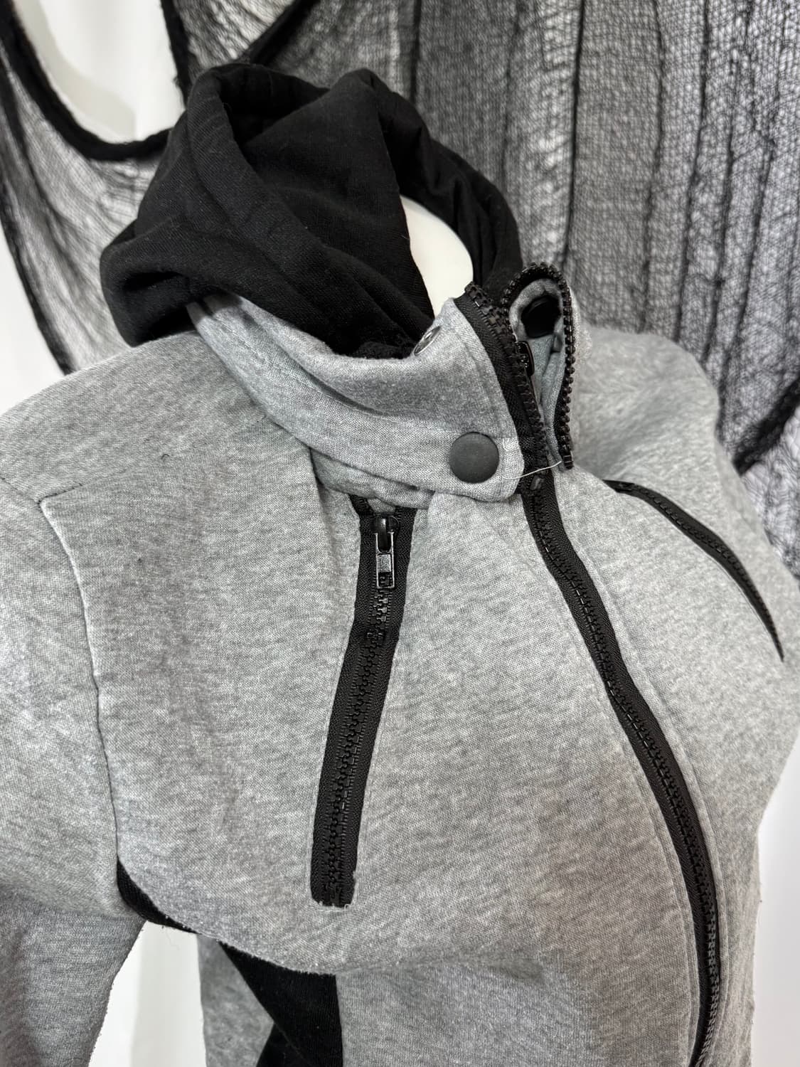gray detail hood zip up 상품이미지5