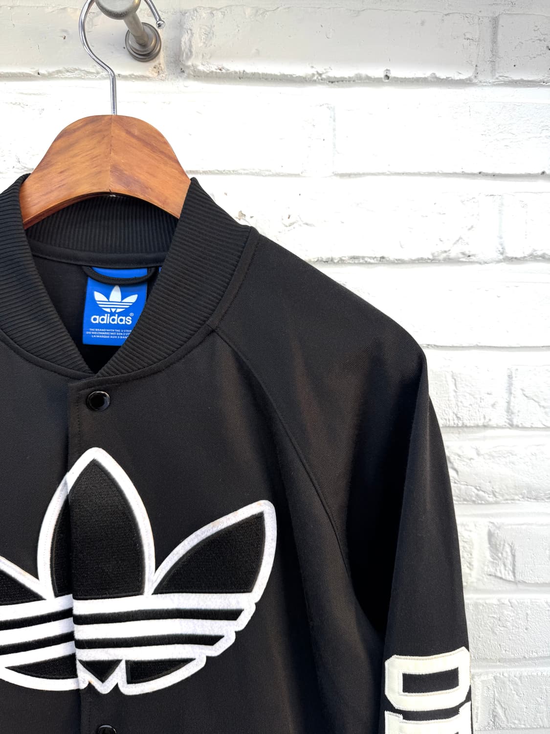 아디다스 블랙 빅로고 스타디움 자켓 상품이미지5