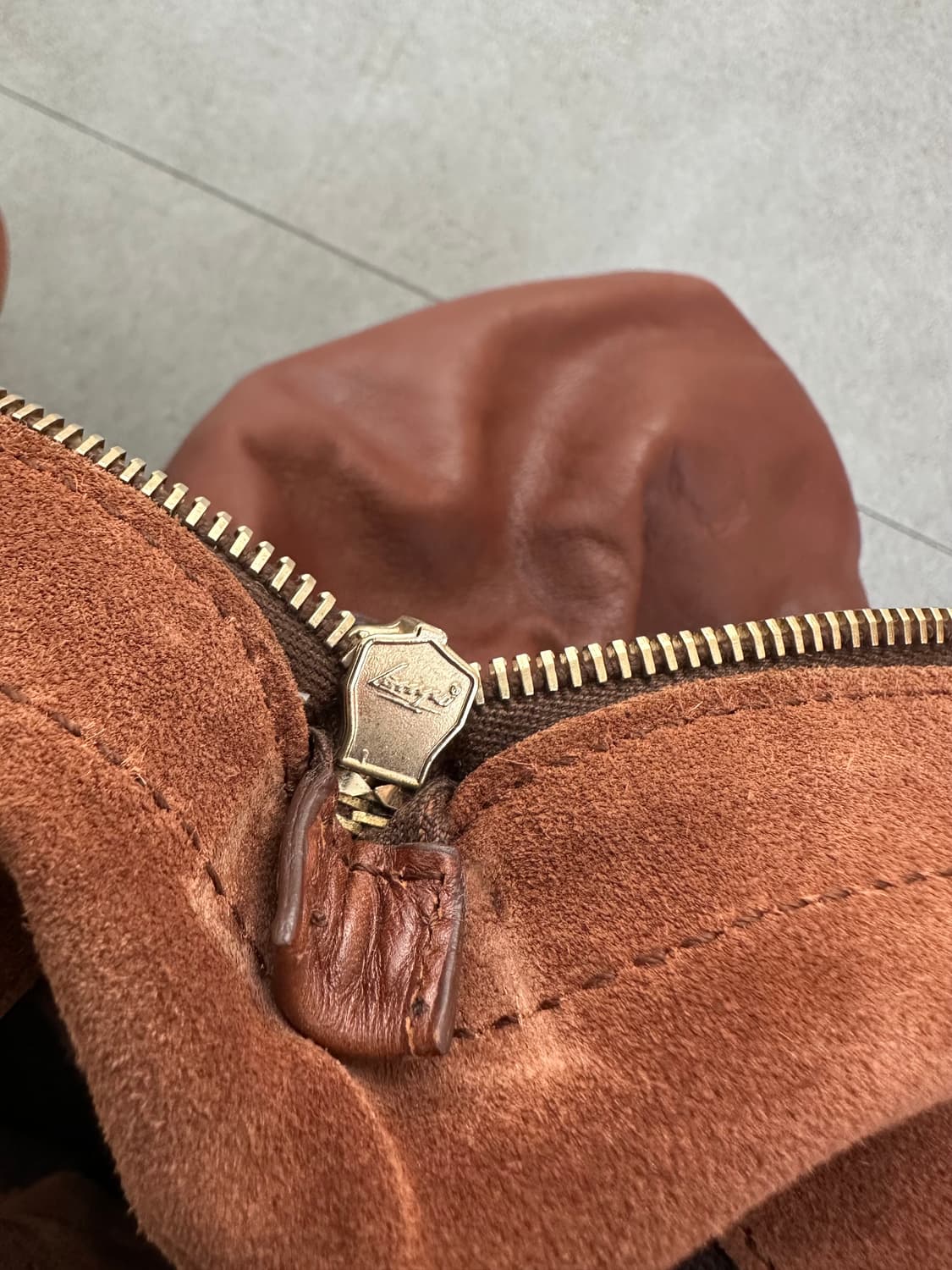 생로랑 YSL 다운타운  브라운 레더 백 상품이미지9