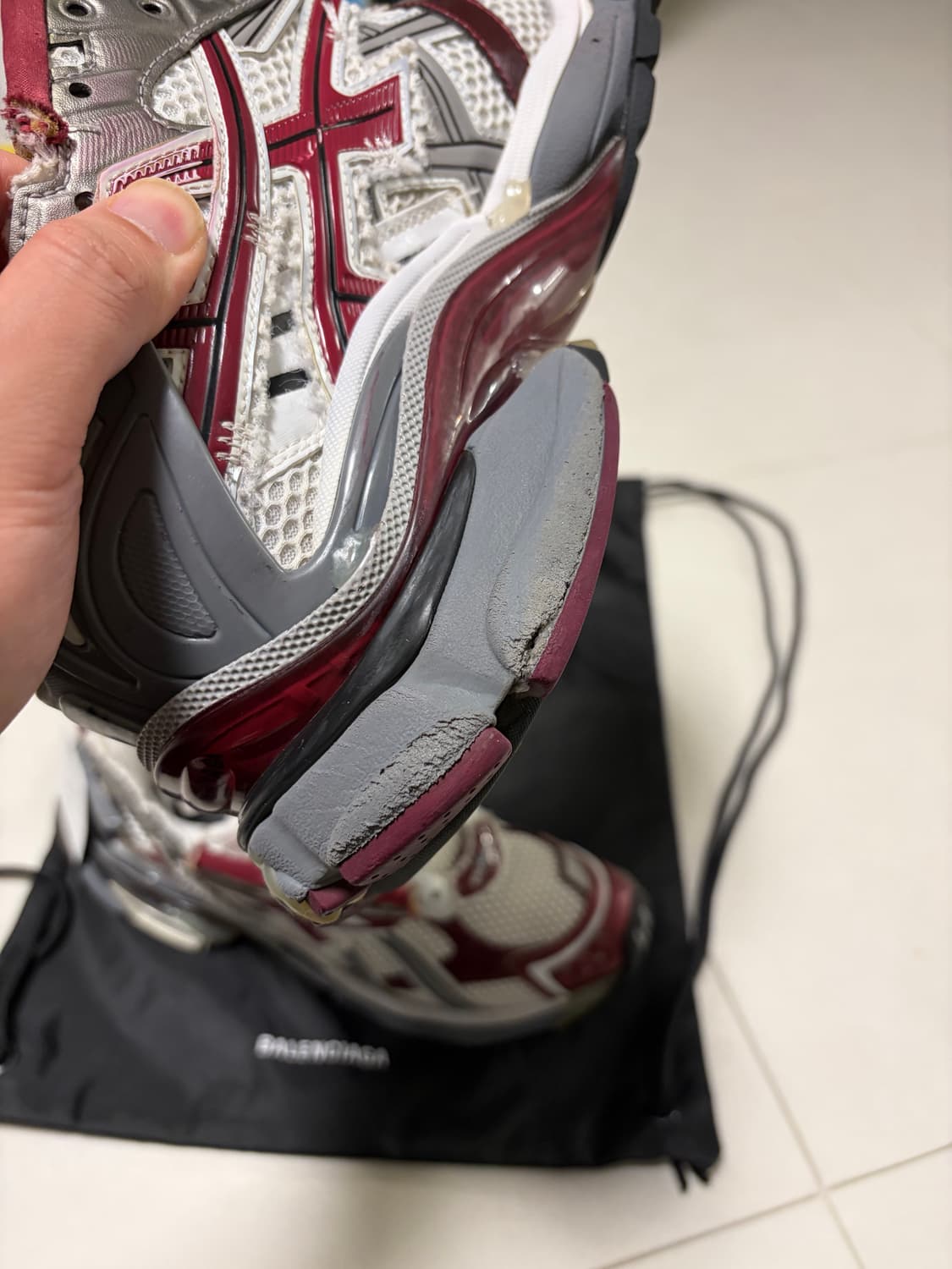 발렌시아가 러너 버건디 41사이즈 판매합니다 상품이미지6