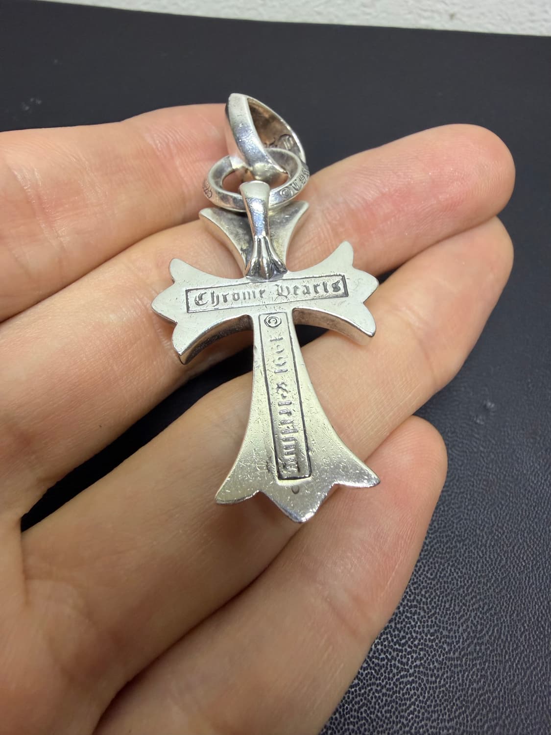 크롬하츠 스몰 크로스 위드 베일 상품이미지2