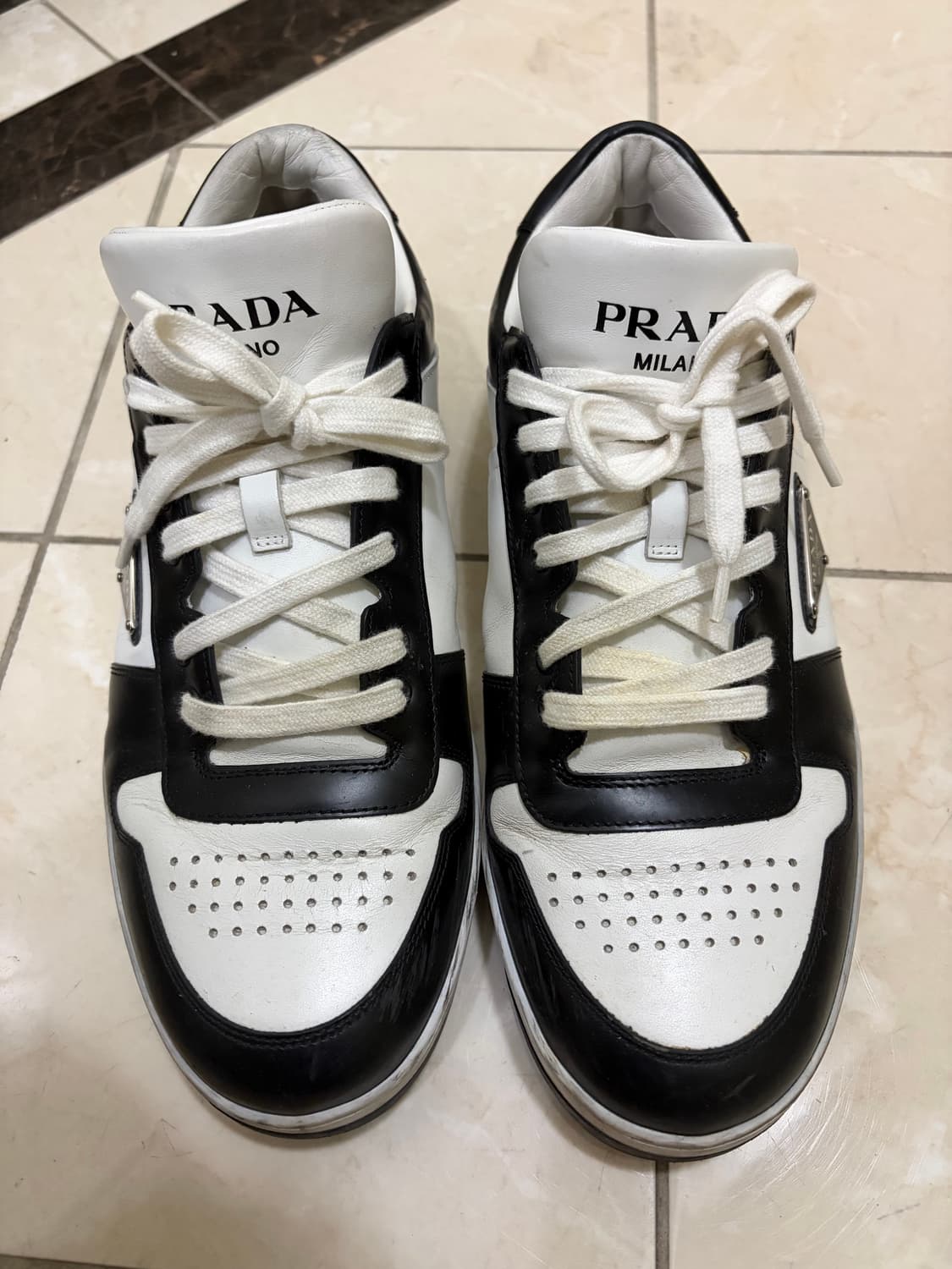 프라다 디스트릭트 스니커즈 상품이미지2