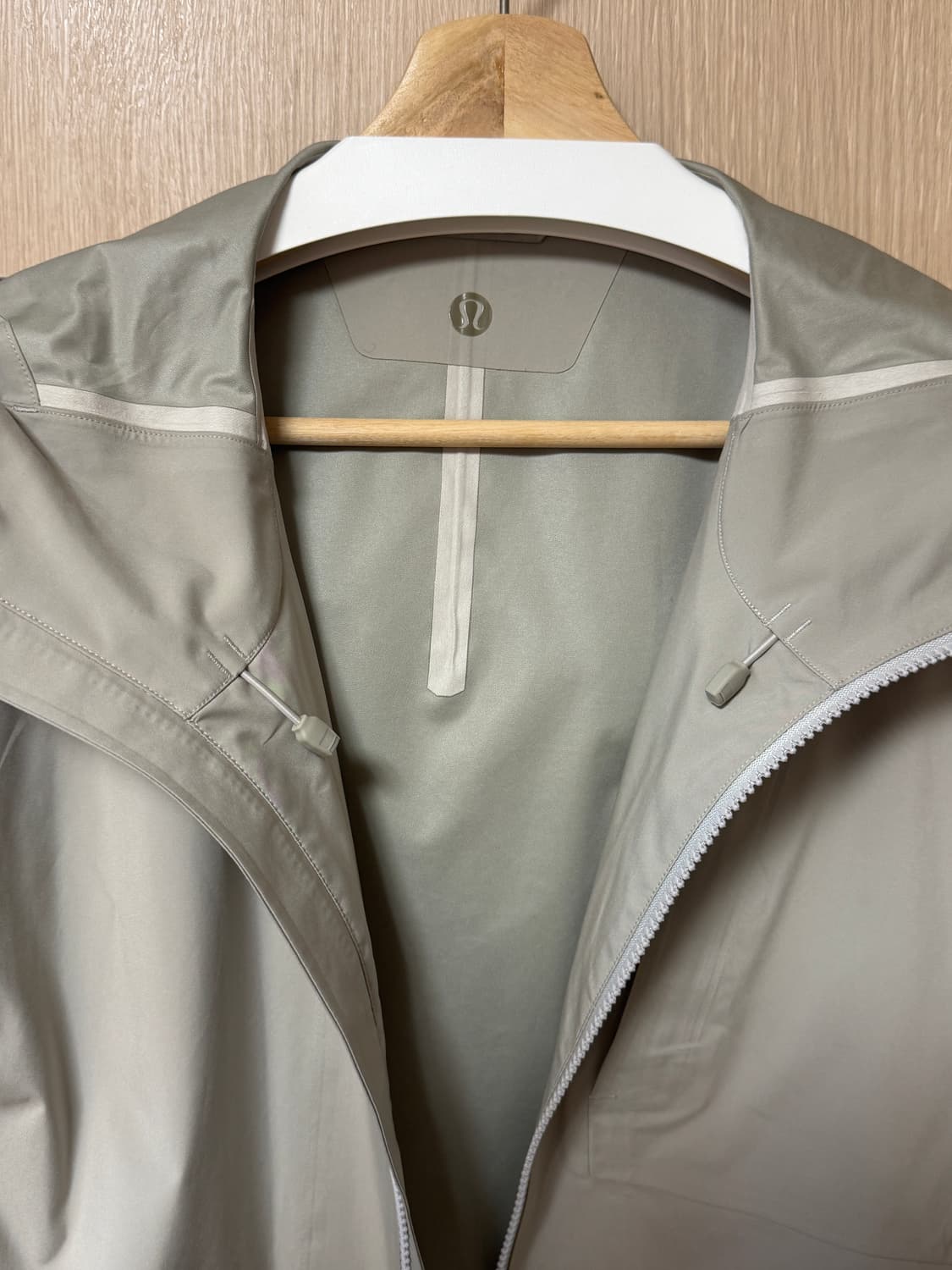 룰루레몬 바람막이 윈드브레이커 베이지 M 상품이미지5