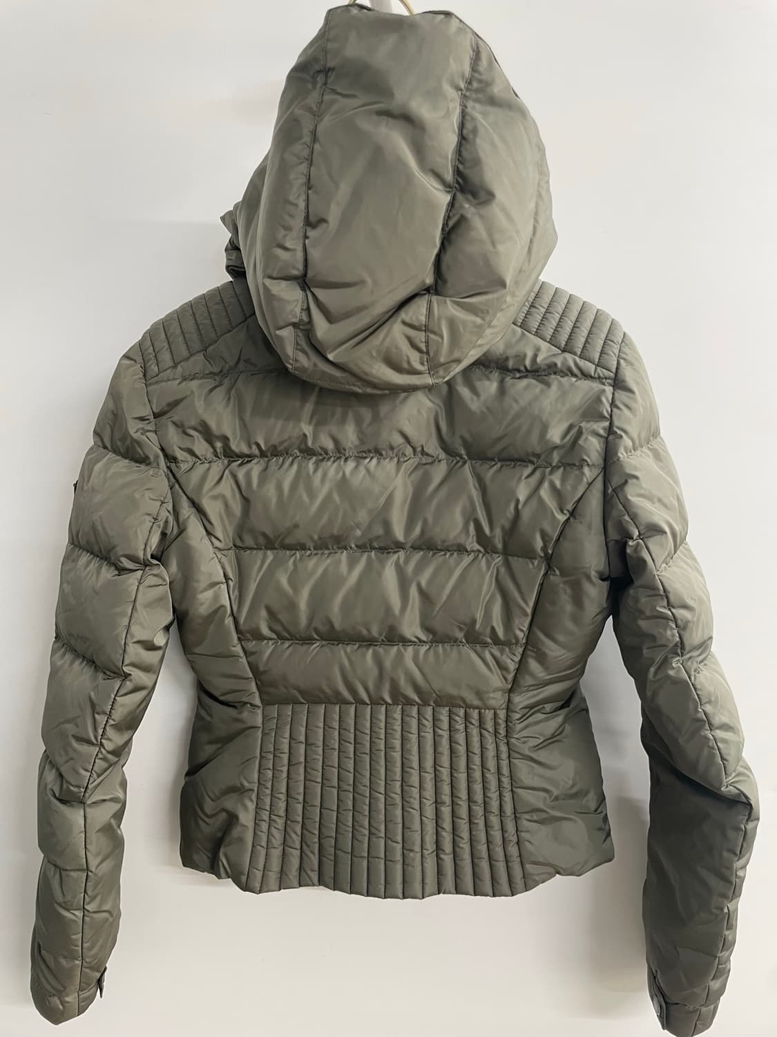 프라다 여성 푸퍼 패딩 카키 38 상품이미지4