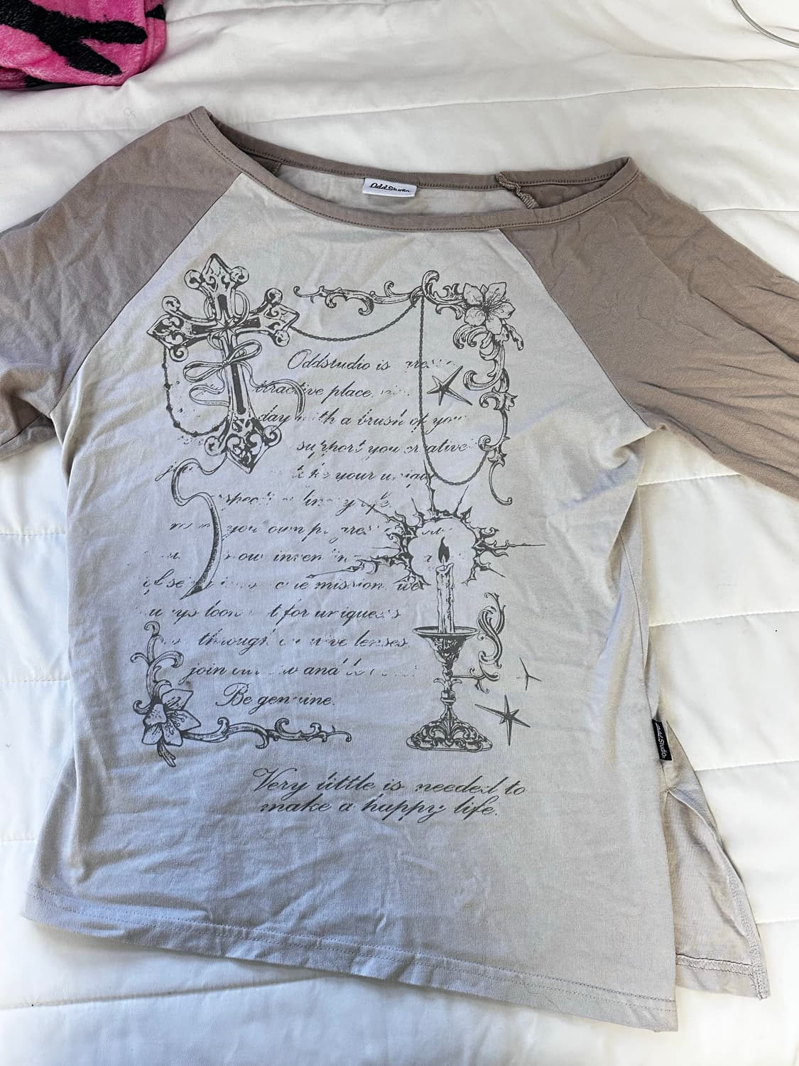 오드스튜디오 크로스 오너먼트 오프숄더 래글런 롱 슬리브 그레이베이지 상품이미지3