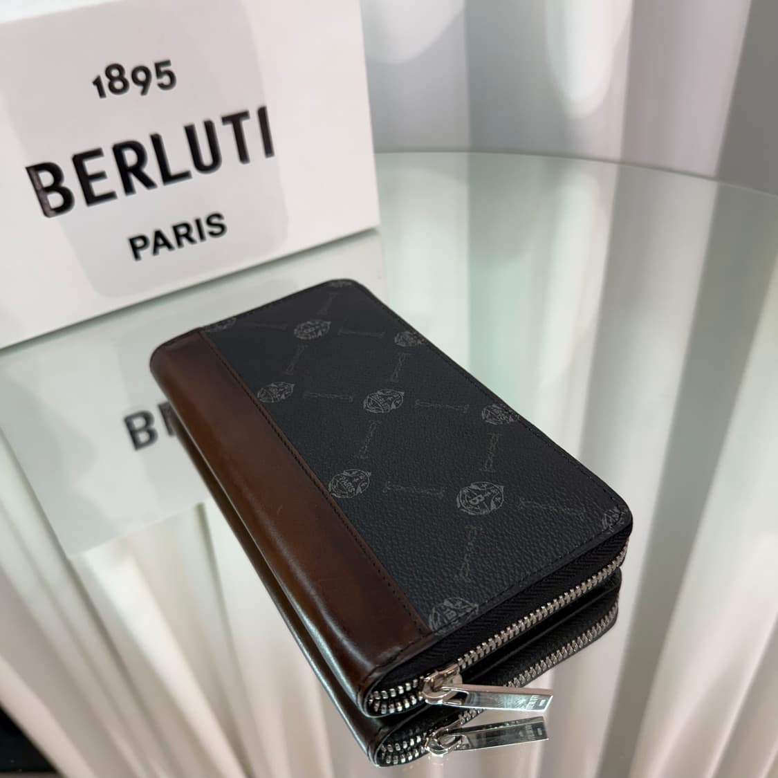 벨루티 시그니처 캔버스 앤 레더 지퍼 장지갑  상품이미지4