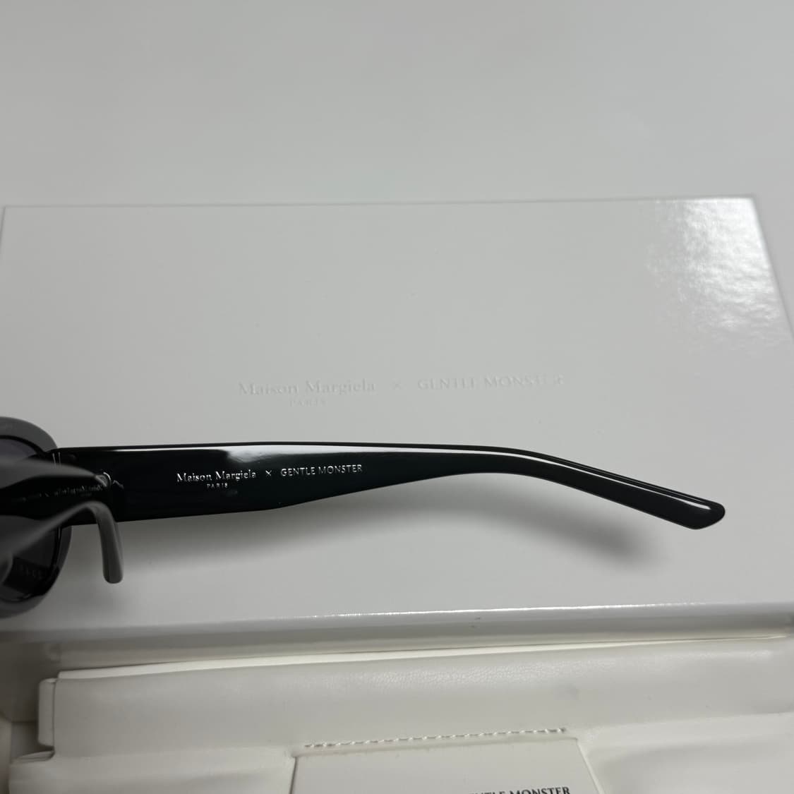 젠틀몬스터 x 메종마르지엘라 MM206 블랙 그레이 상품이미지4