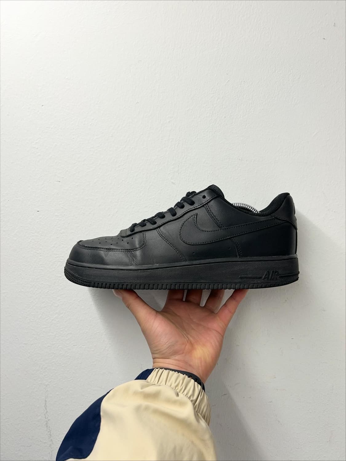 나이키 에어포스1 올블랙 스니커즈 280mm 상품이미지1