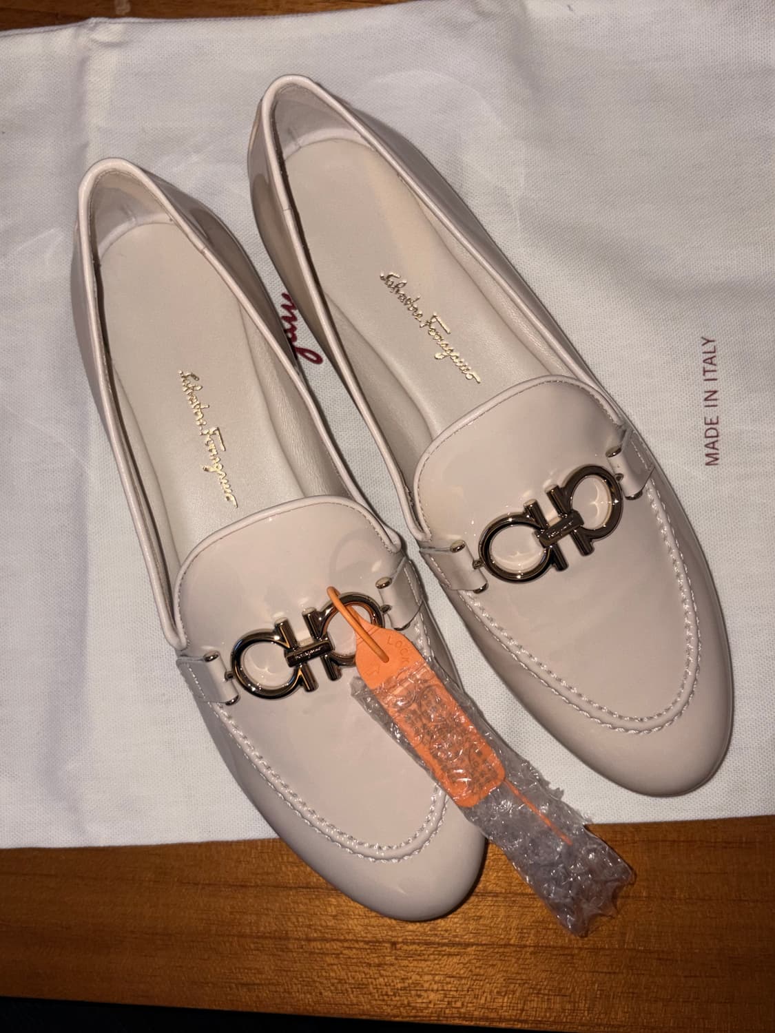 (새상품) 페라가모 간치니 모카신 여성 로퍼 6½  상품이미지10