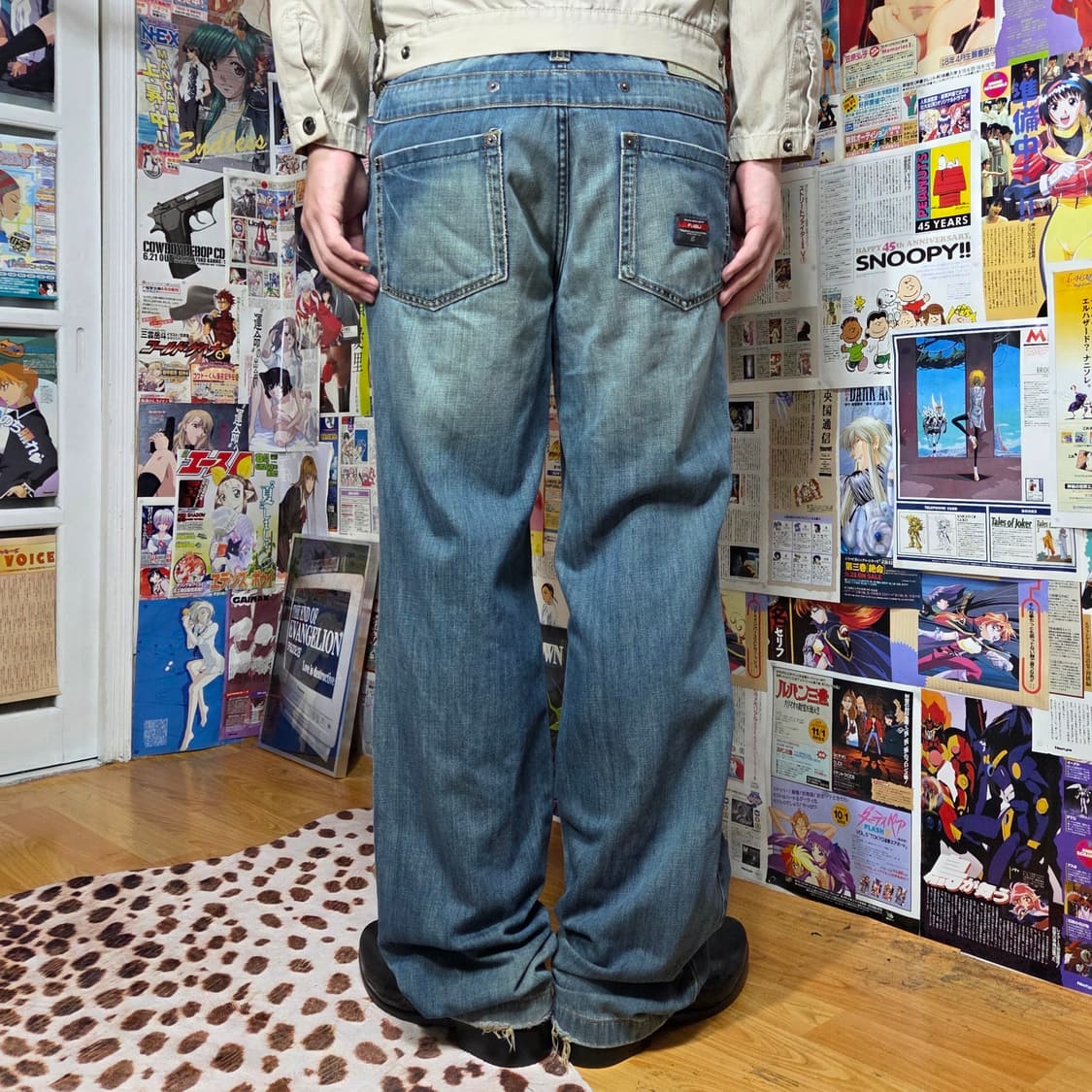 후부 패치 리벳 디테일 워싱 데님 팬츠 상품이미지2