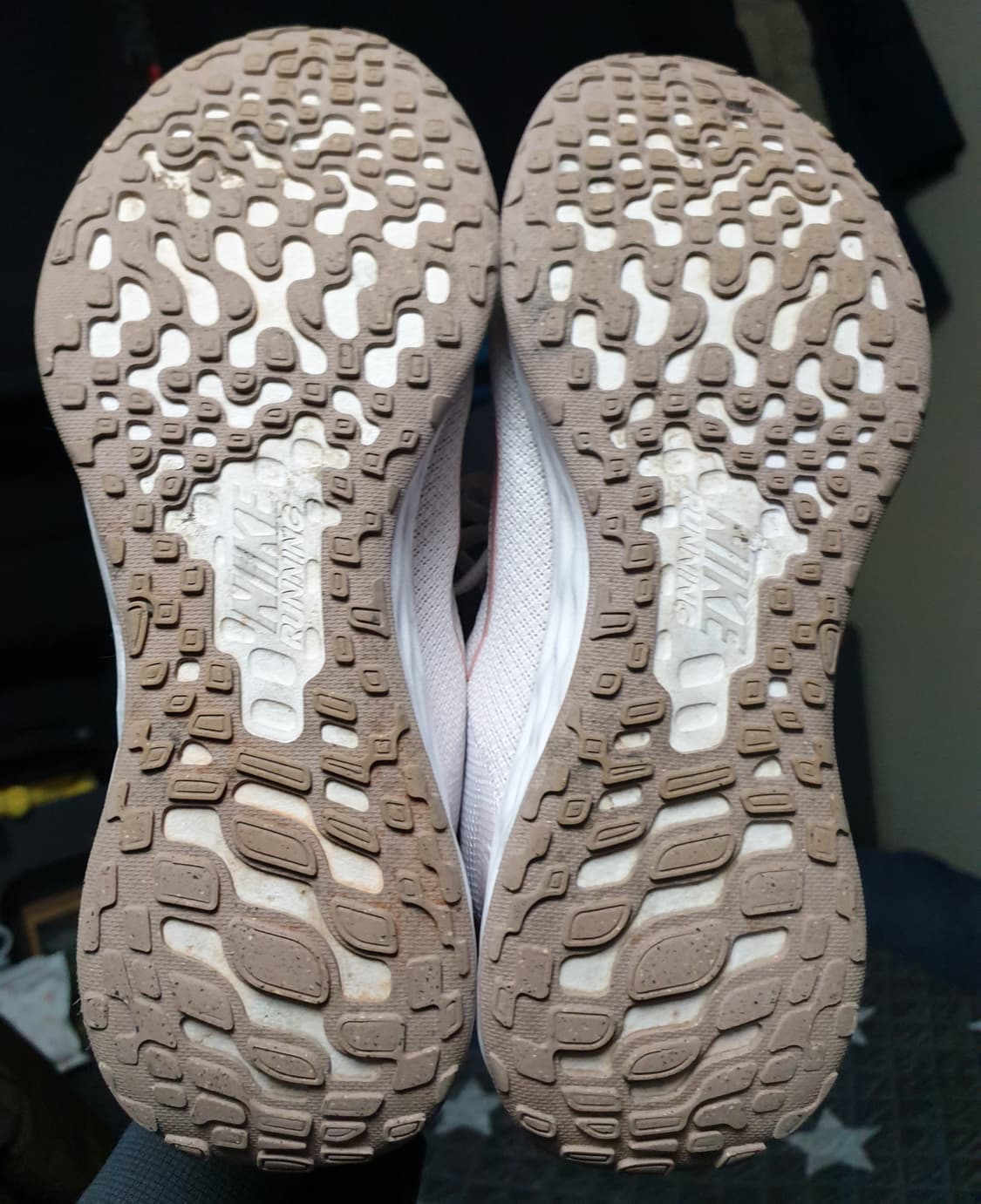 나이키 레볼루션6 넥스트 네이처 런닝화 바이올렛 (255) 상품이미지4