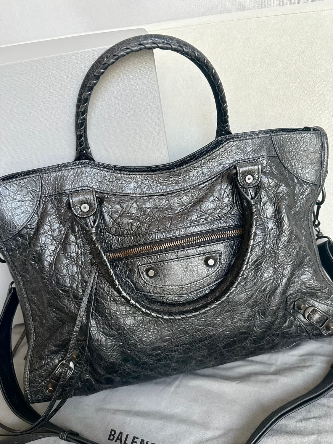 [SA 정품] 발렌시아가 르 시티 모터백 미디움 블랙 상품이미지5