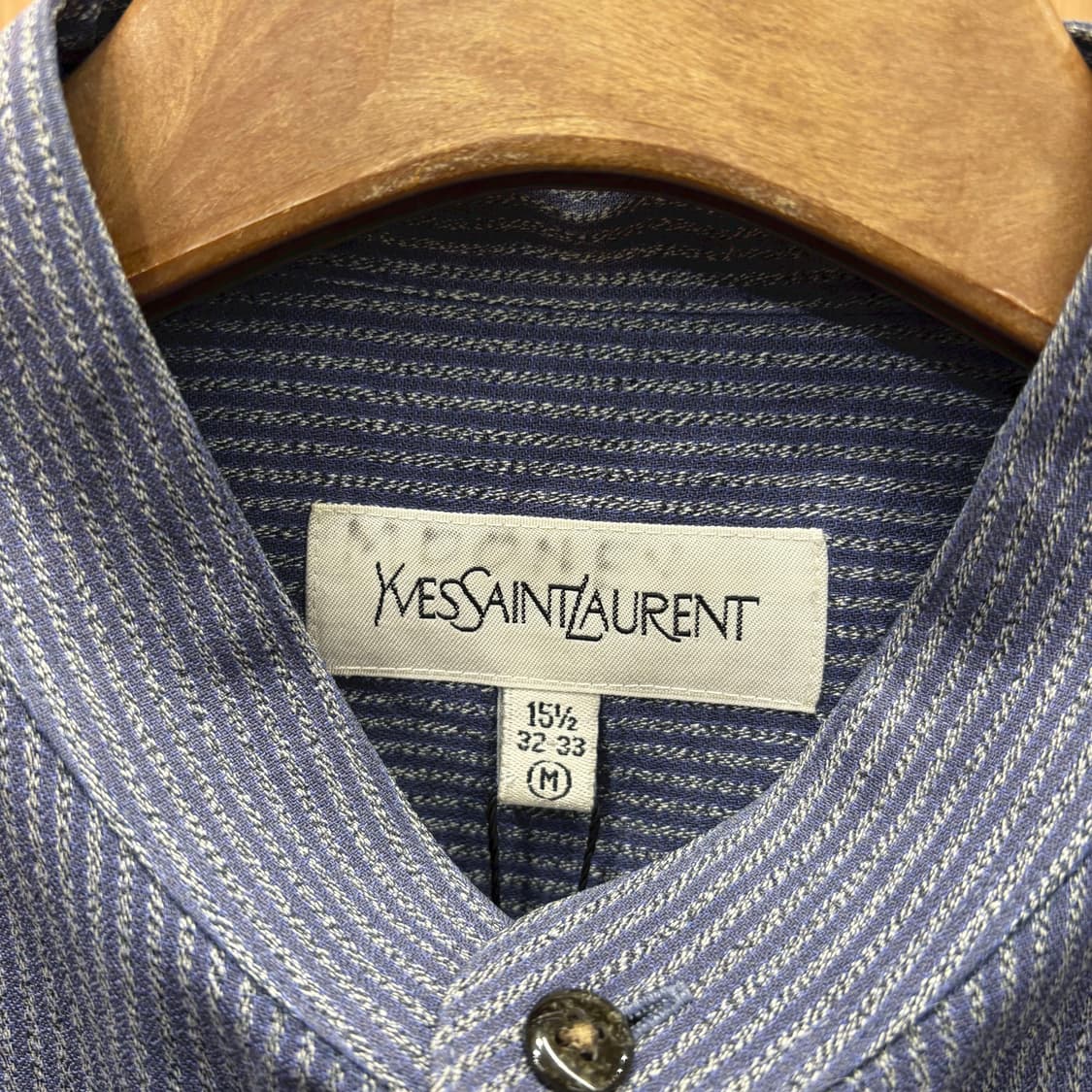 입생로랑 헨리넥 긴팔 스트라이프 셔츠 투 포켓 디테일 레귤러핏 블루 상품이미지6