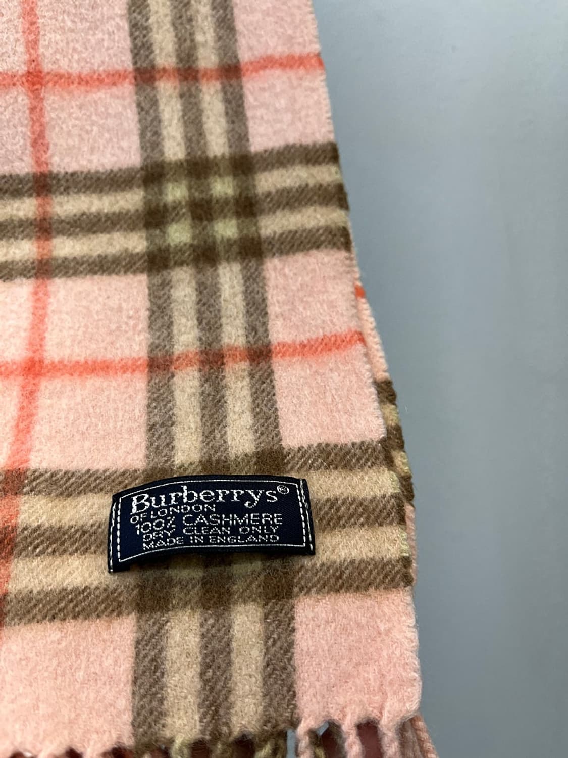 버버리 딸기우유 캐시미어100% 머플러  상품이미지4