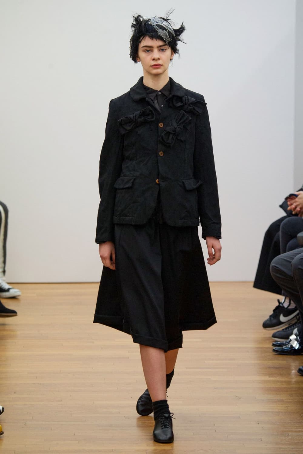 Asymmetry Wide Gaucho Pants 상품이미지1
