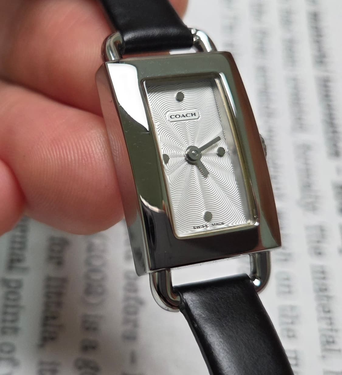 명품 코치 0219 사각탱크 화이트실버 기요쉐 다이얼 쿼츠 여성용  상품이미지10
