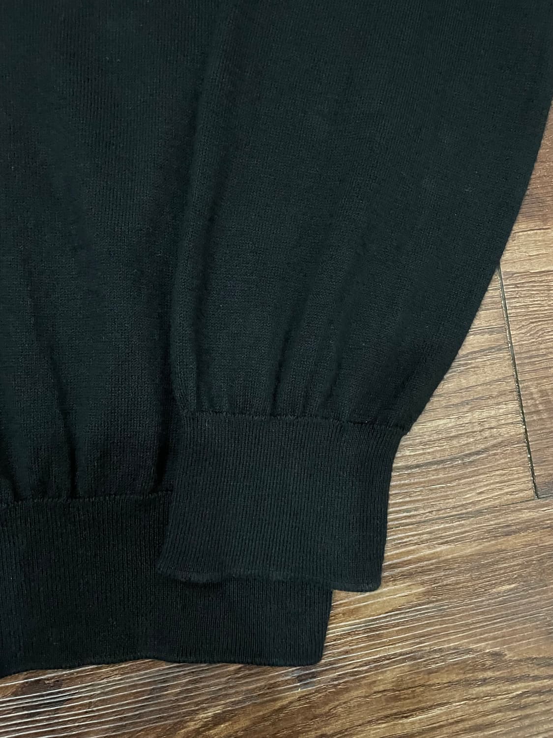 폴로 랄프로렌 피마코튼 브이넥 니트 스웨터 블랙 상품이미지4