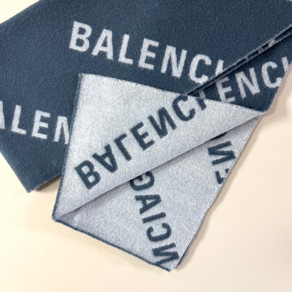 [백화점판/당일출고]발렌시아가 멀티로고 머플러 상품이미지2