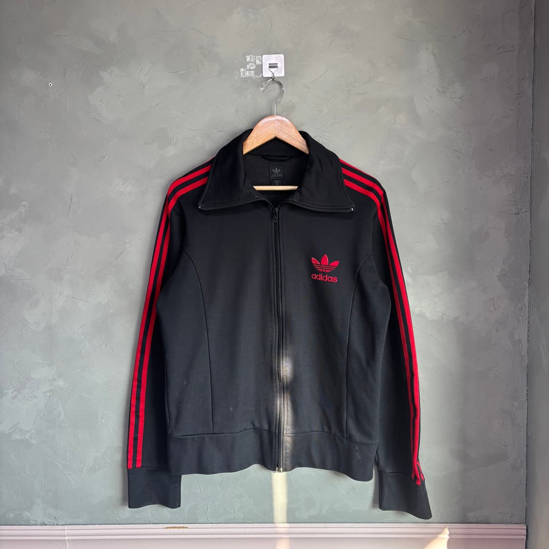 아디다스 빅로고 유로파 져지 트랙탑 검빨 상품이미지1