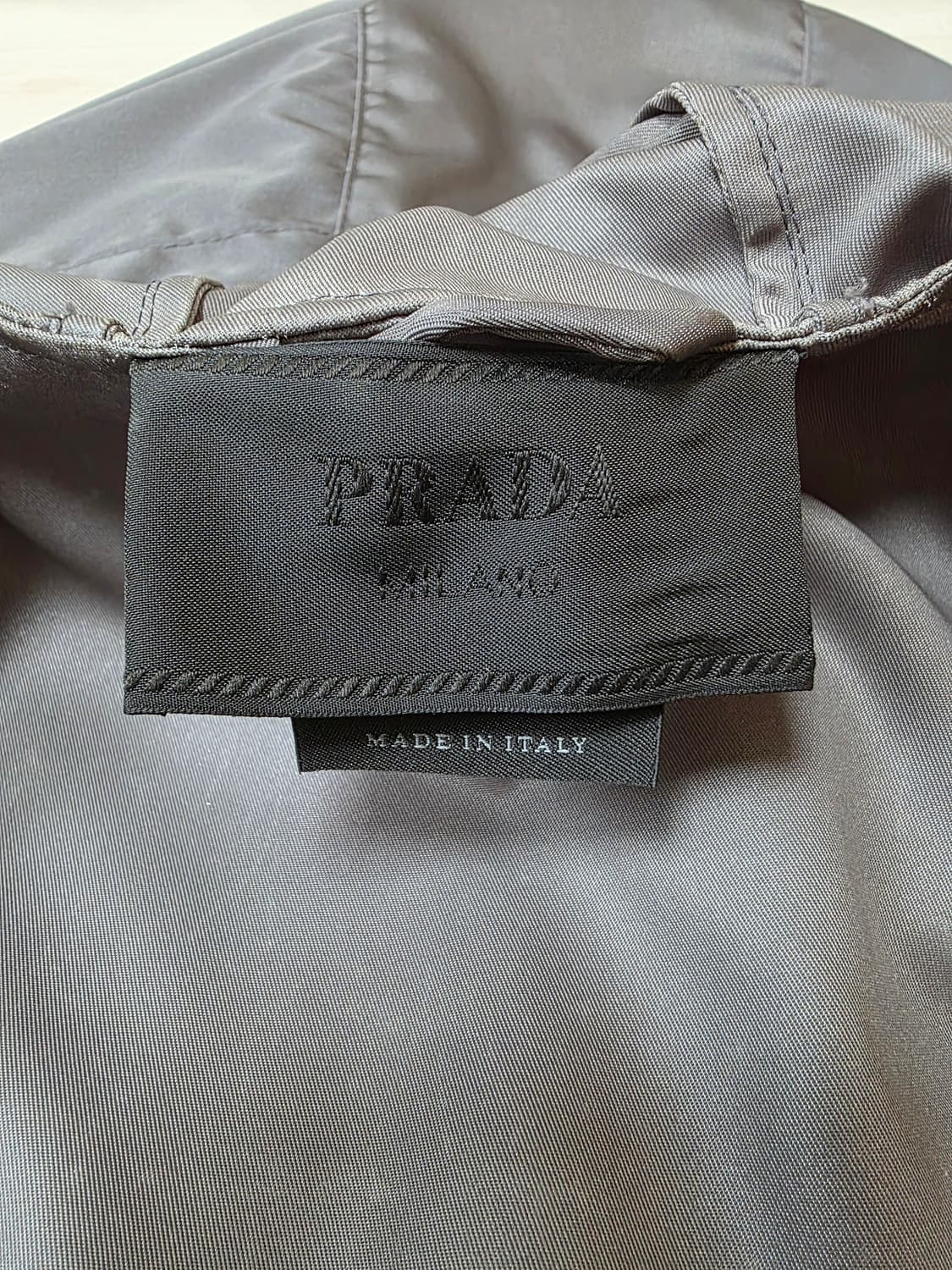 프라다 나일론 바람막이 xxl 상품이미지4