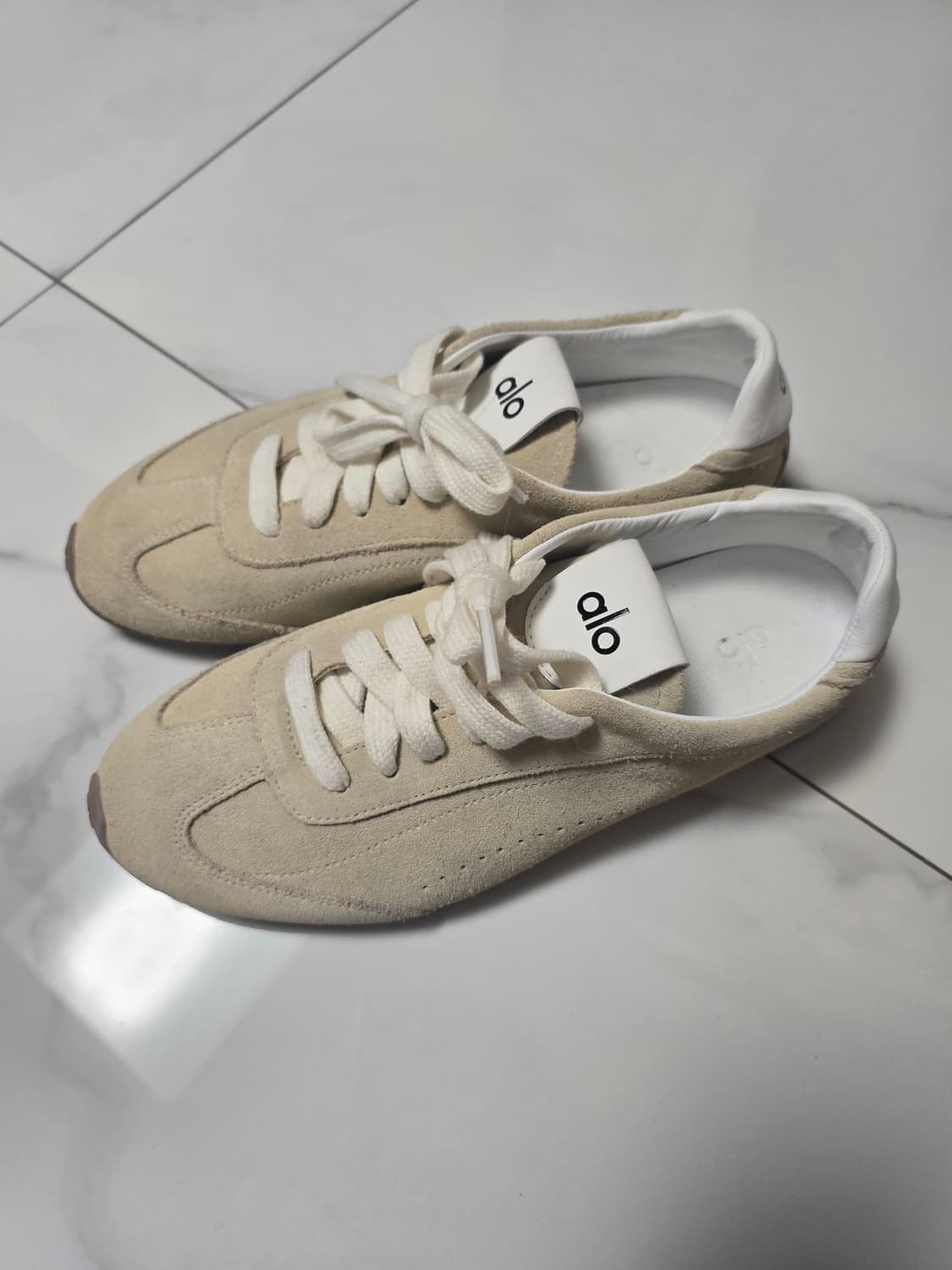 알로 스니커즈 상품이미지1