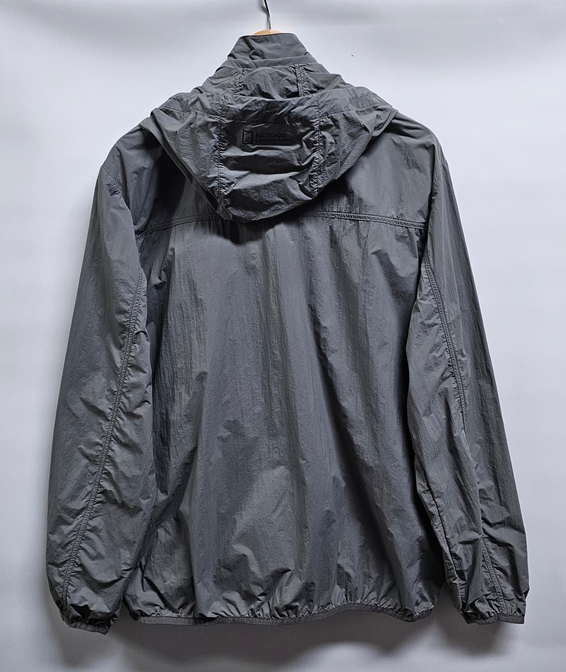 내셔널지오그래픽 후드 바람막이 그레이 2XL 상품이미지2