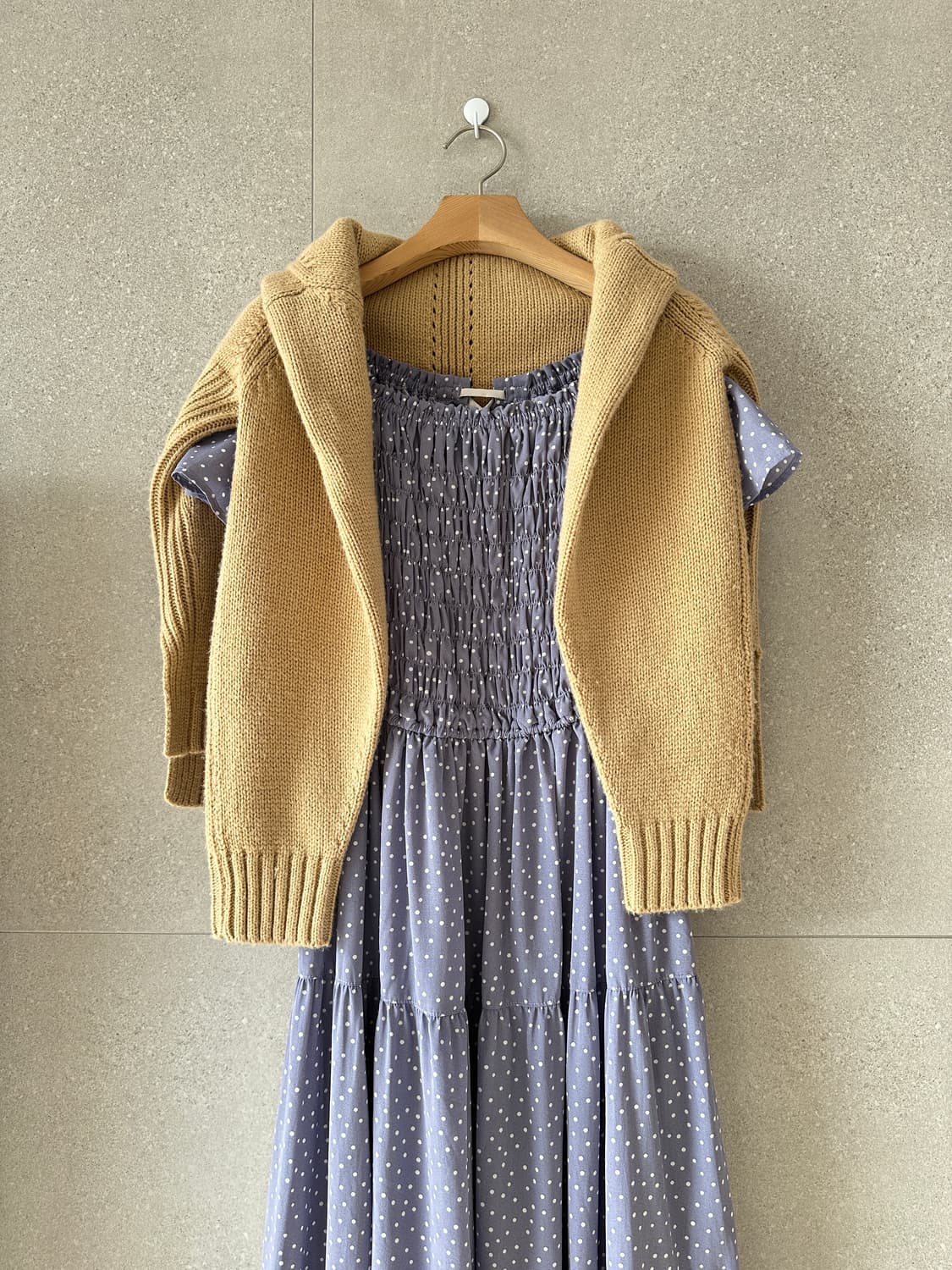 나이스클랍 등리본 오프숄더 연보라 땡땡이 롱 원피스 휴 상품이미지8