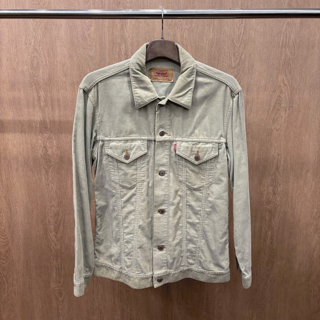 리바이스 코듀로이 트러커 자켓 후면 컬러 자수 레드 탭 디테일 베이지 상품이미지2